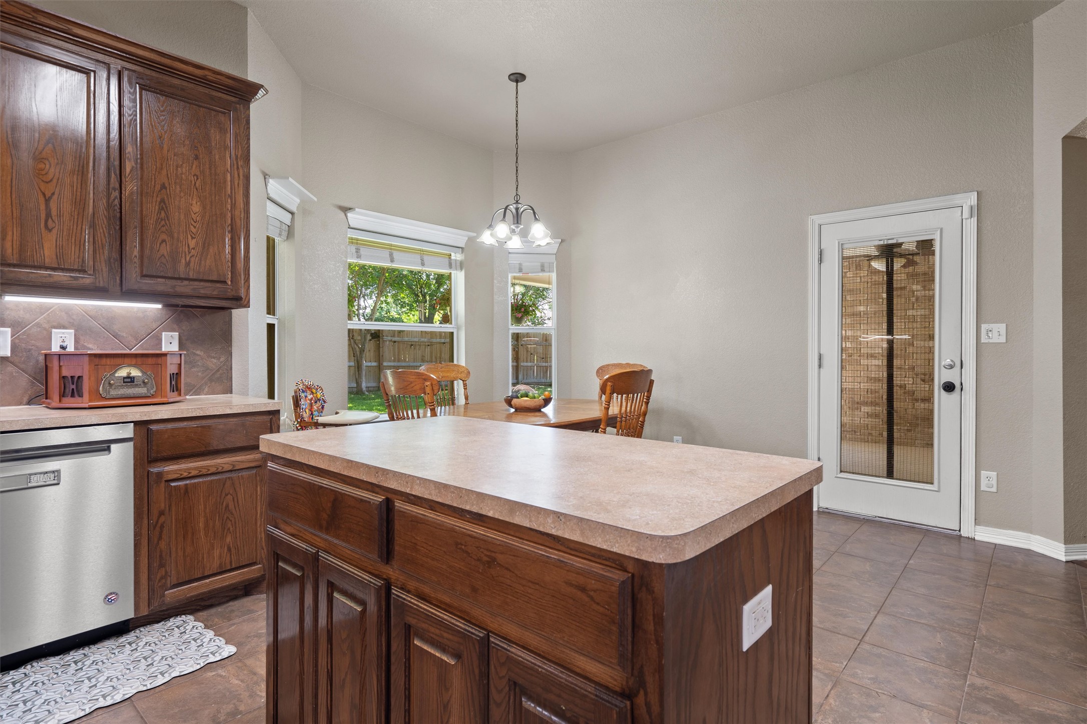 main property photo 17