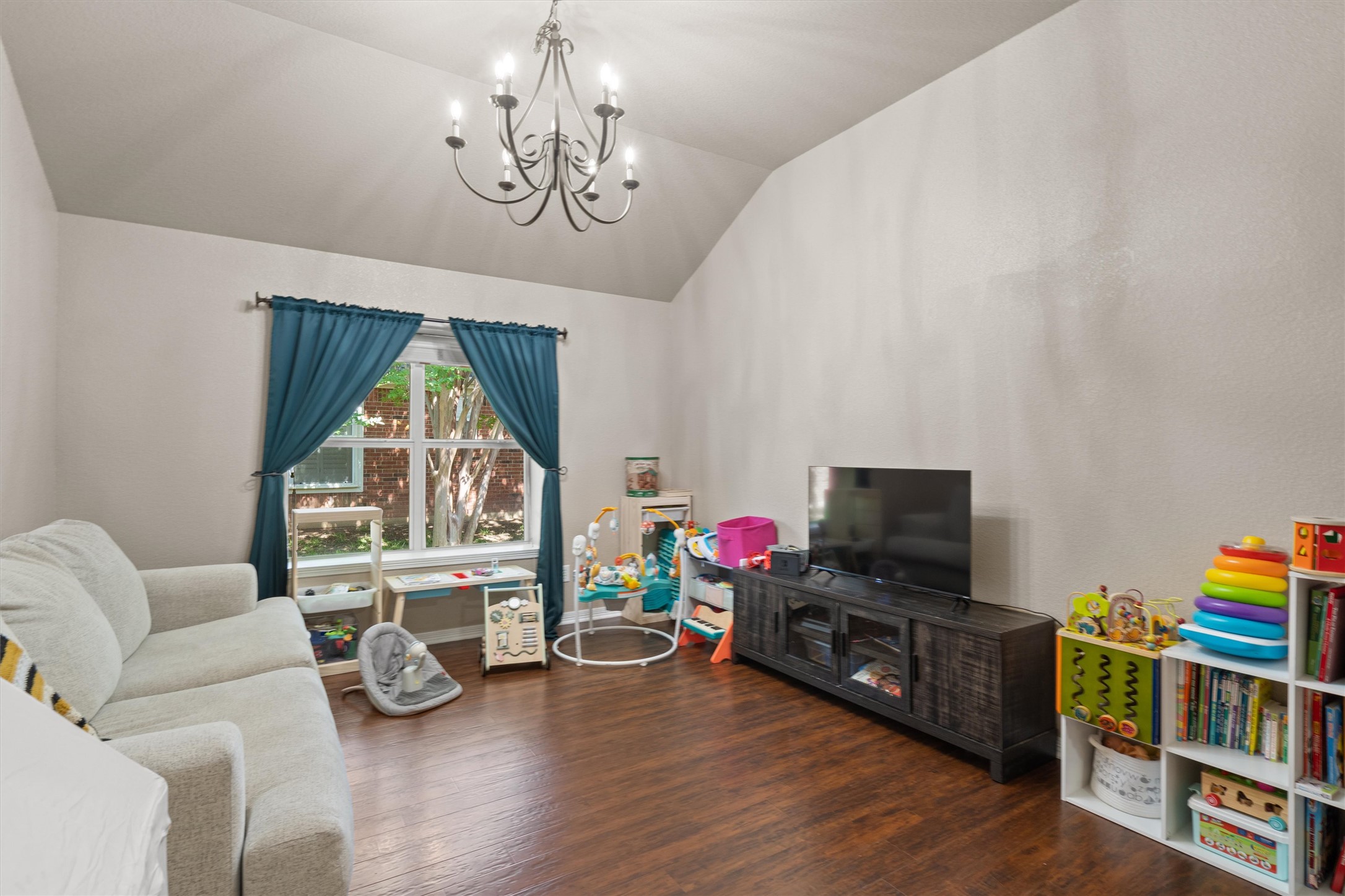 main property photo 9