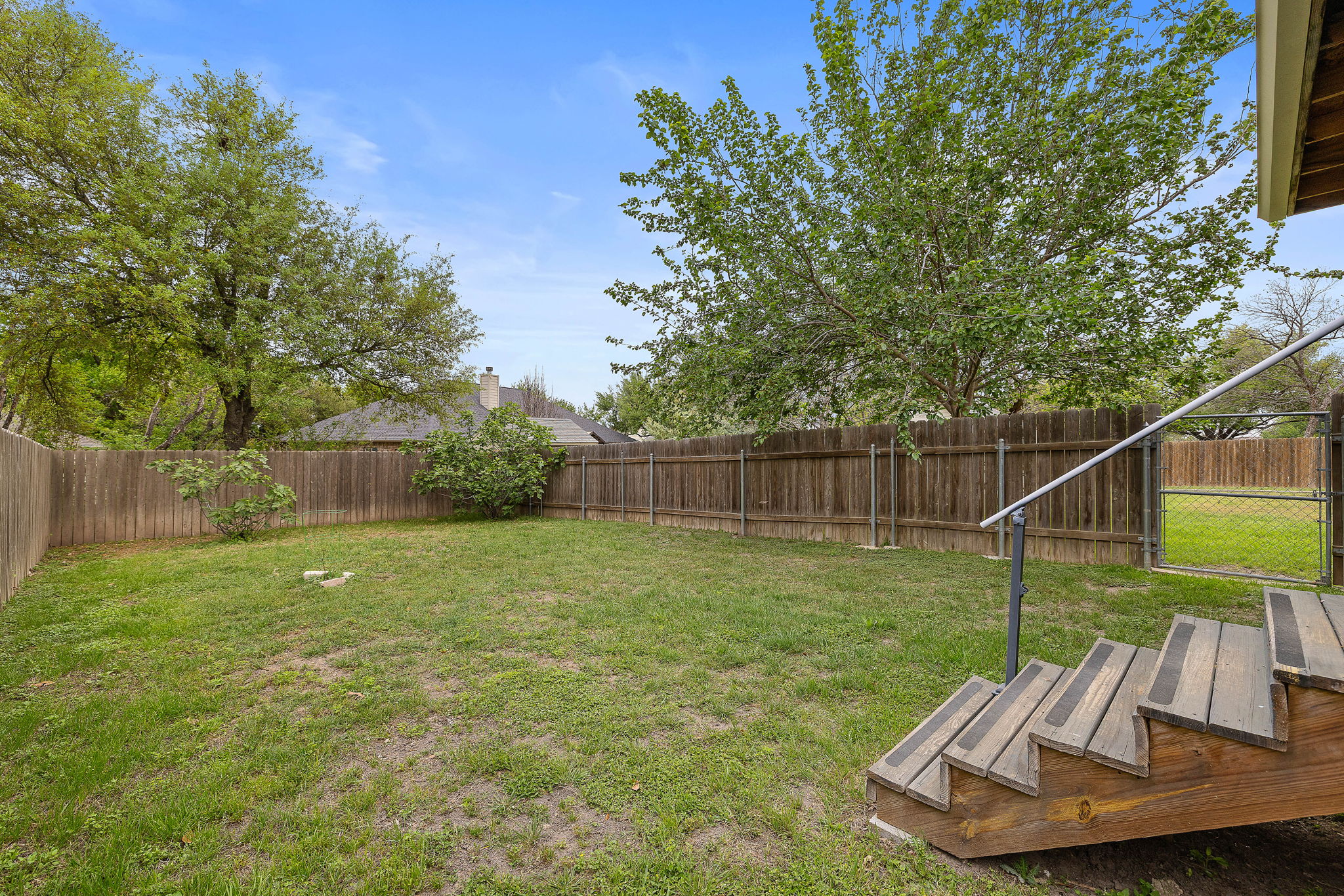 main property photo 35