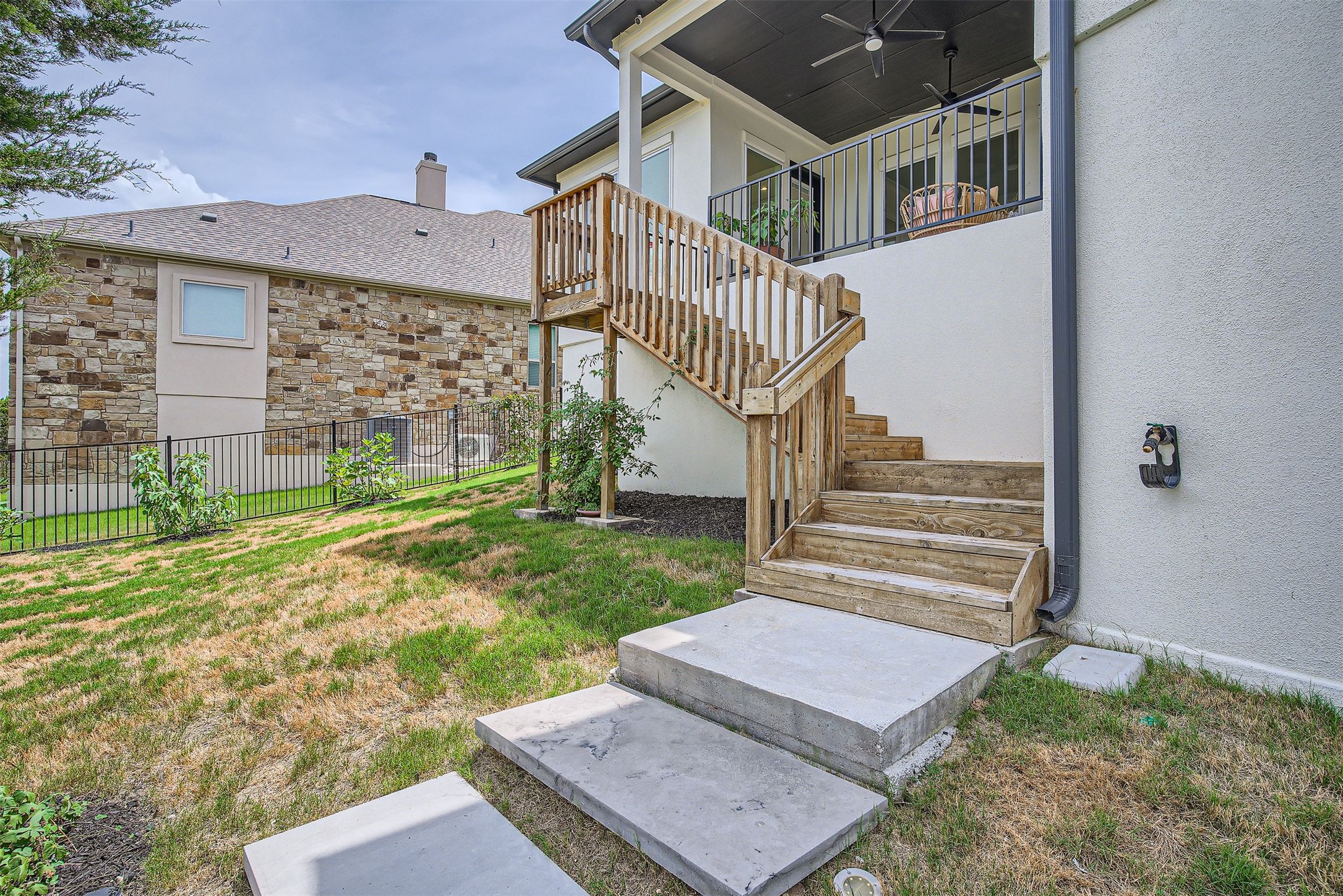 main property photo 30