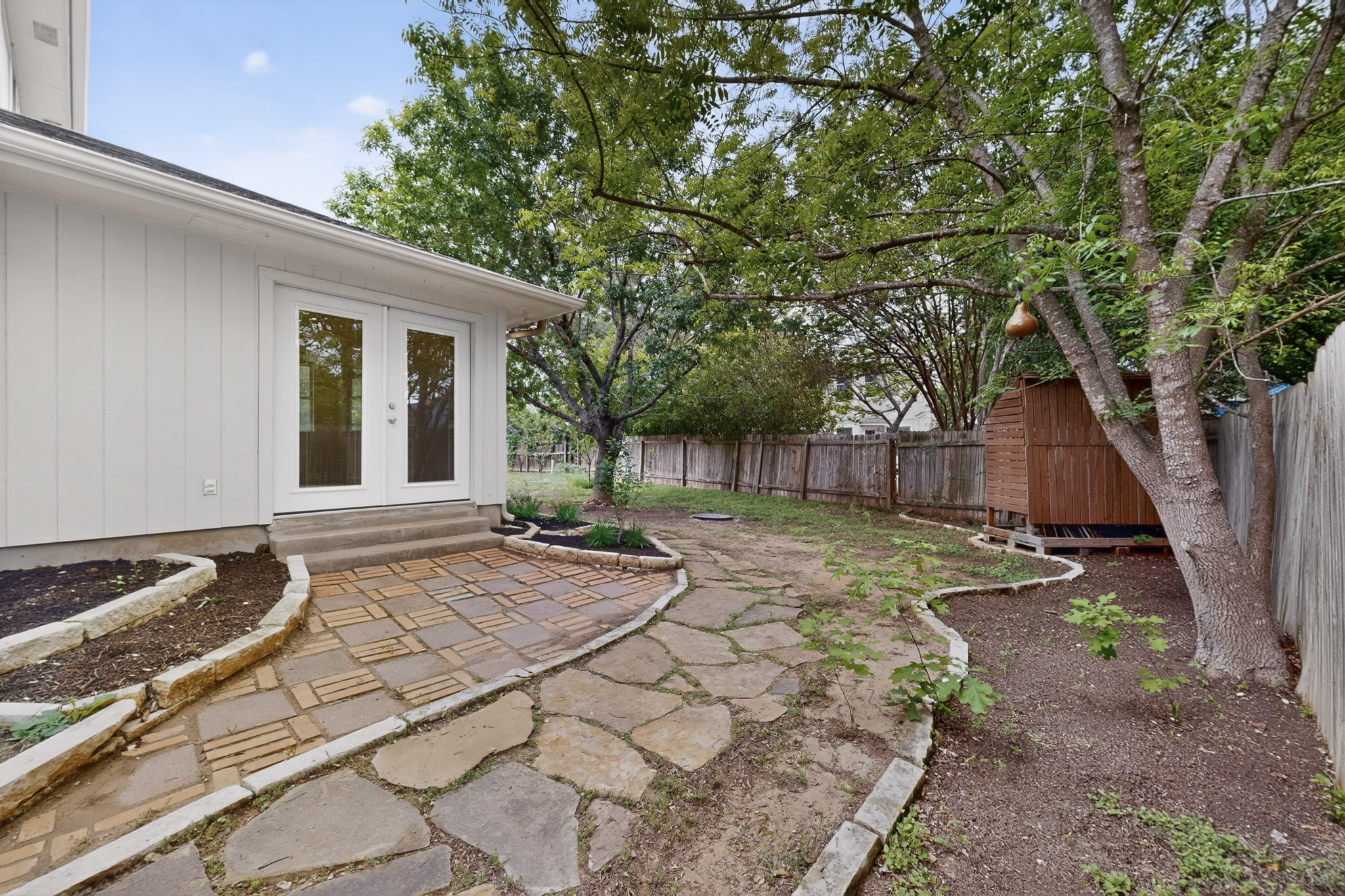 main property photo 20
