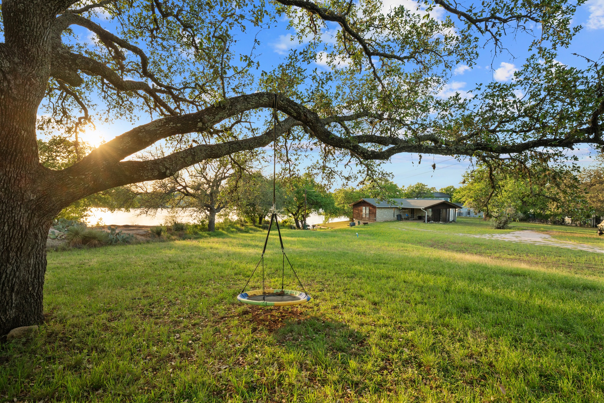 main property photo 12