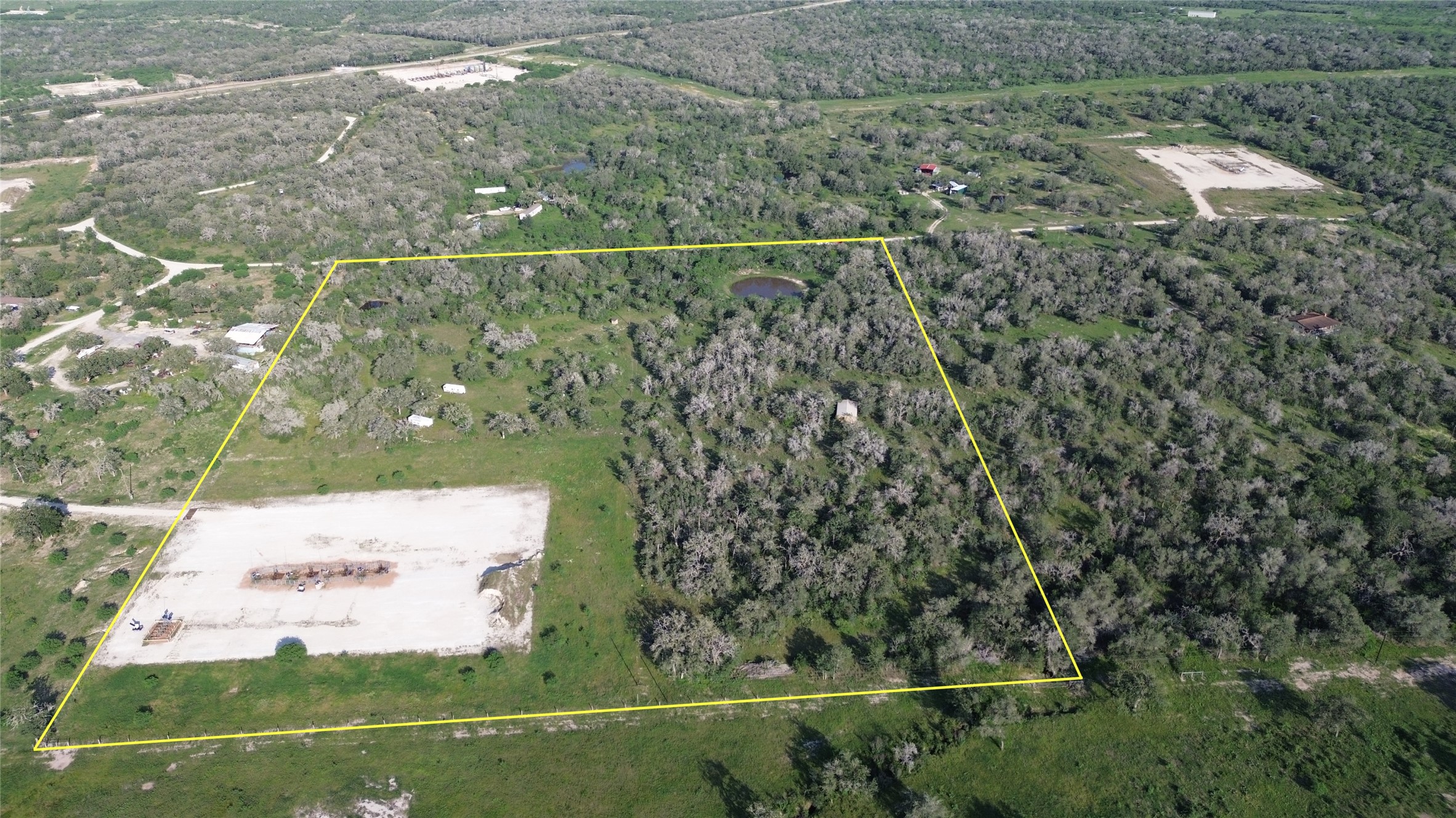 main property photo 28