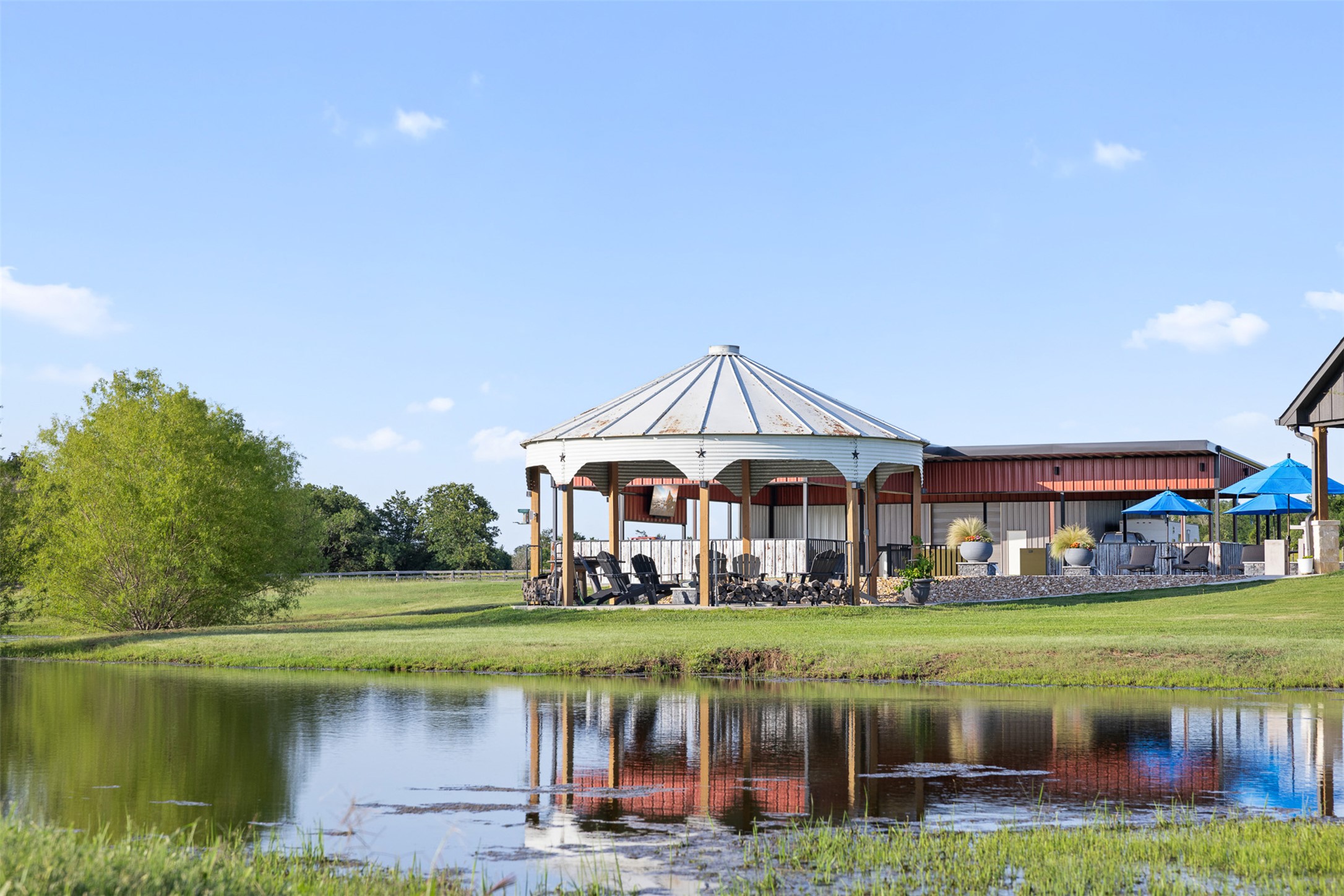 main property photo 39