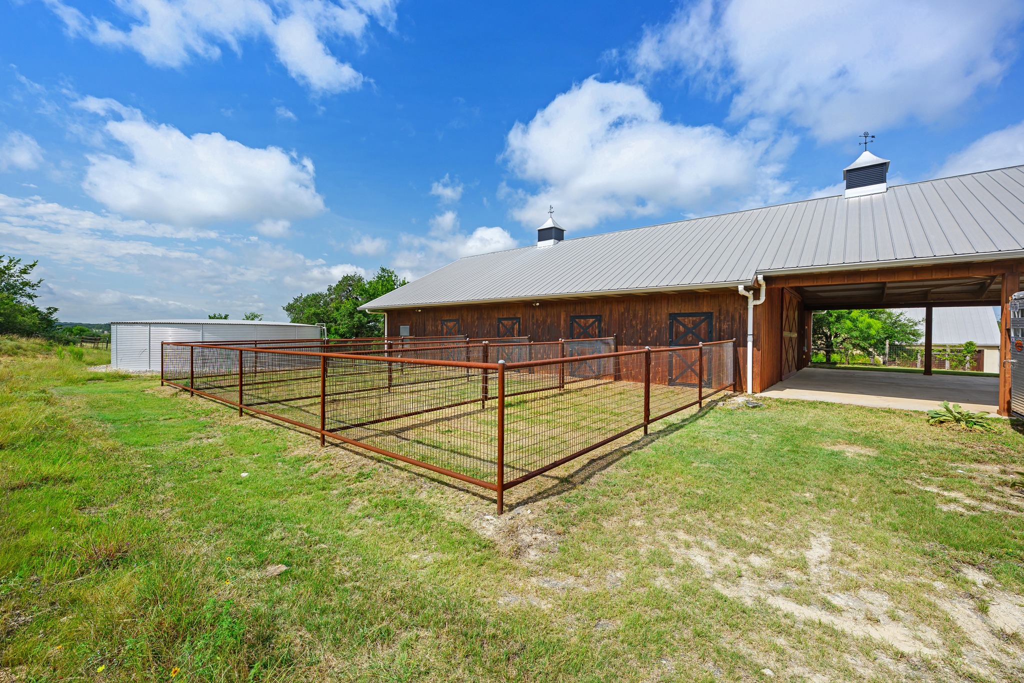 main property photo 19