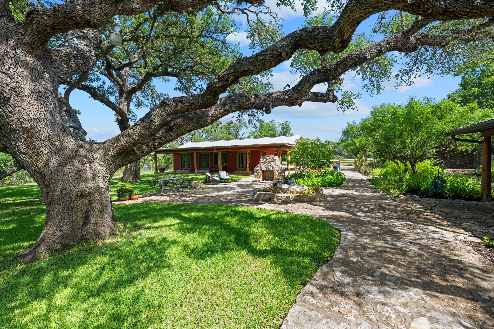main property photo 23