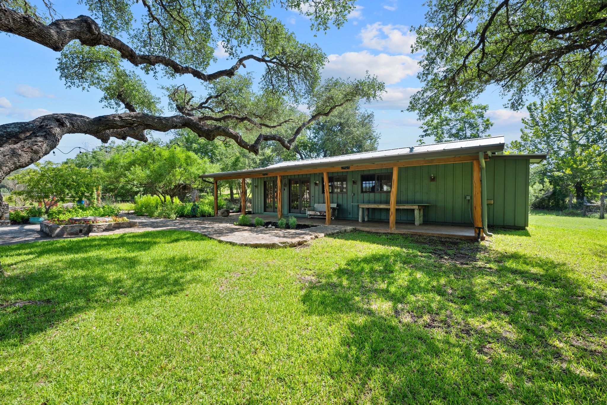 main property photo 26