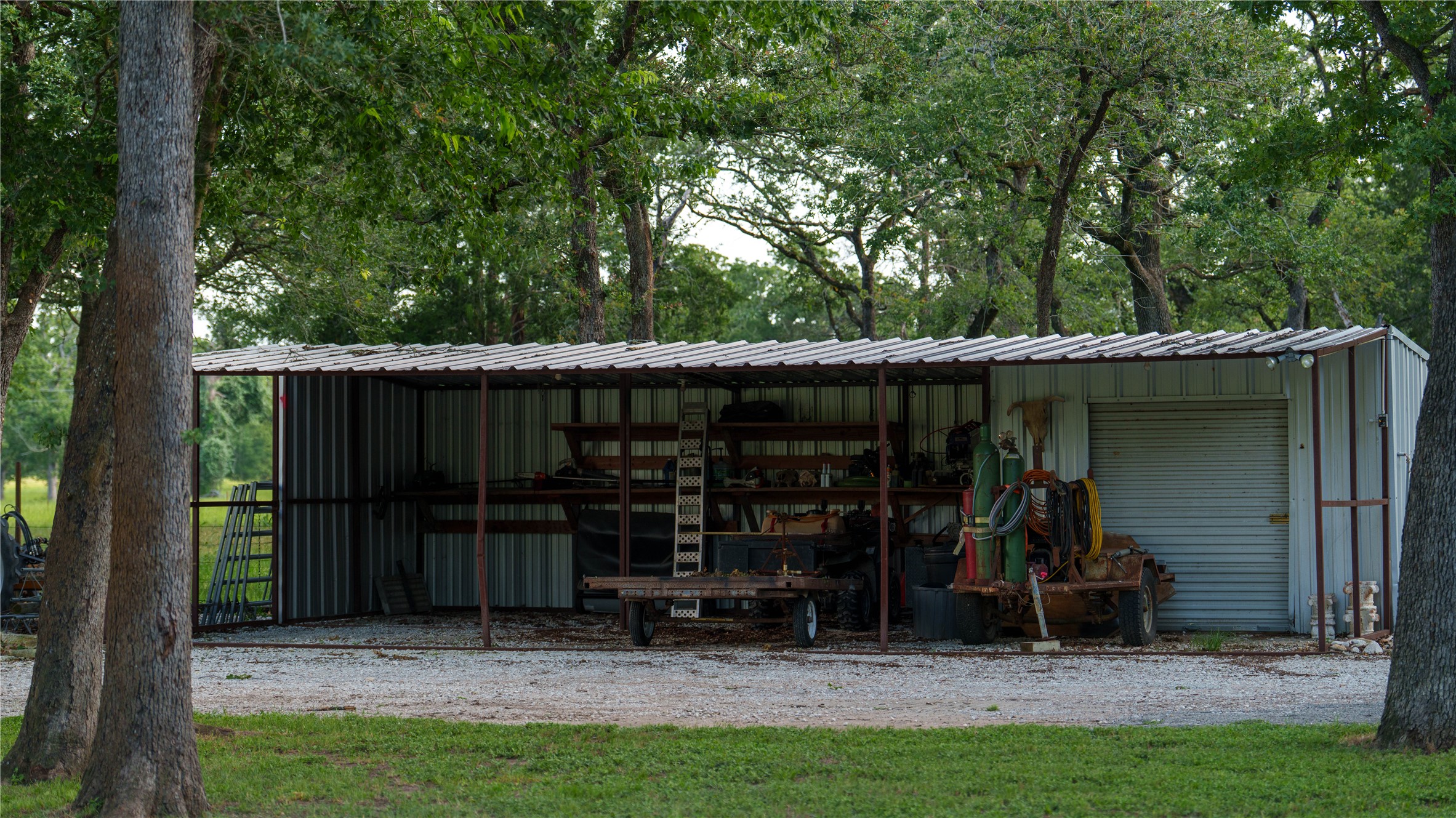 main property photo 29