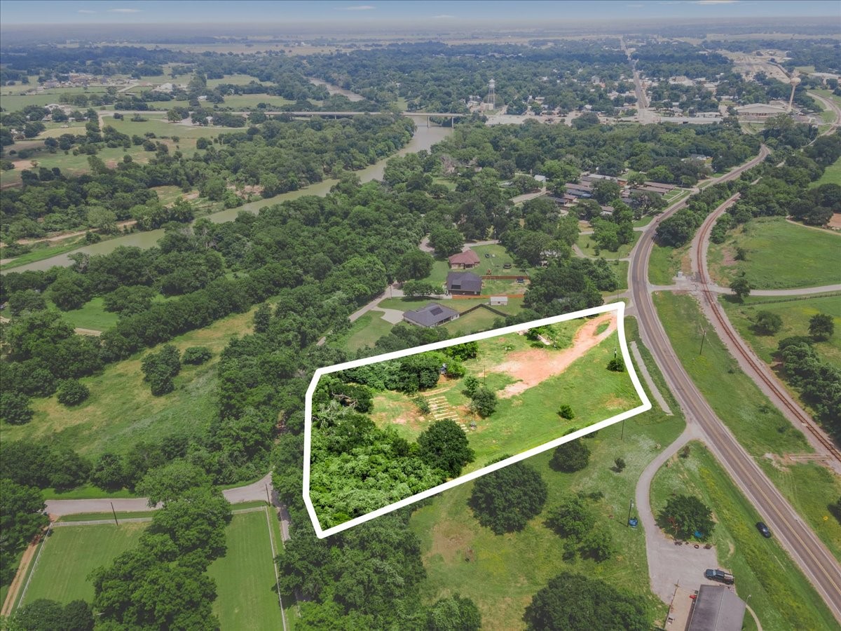 main property photo 9