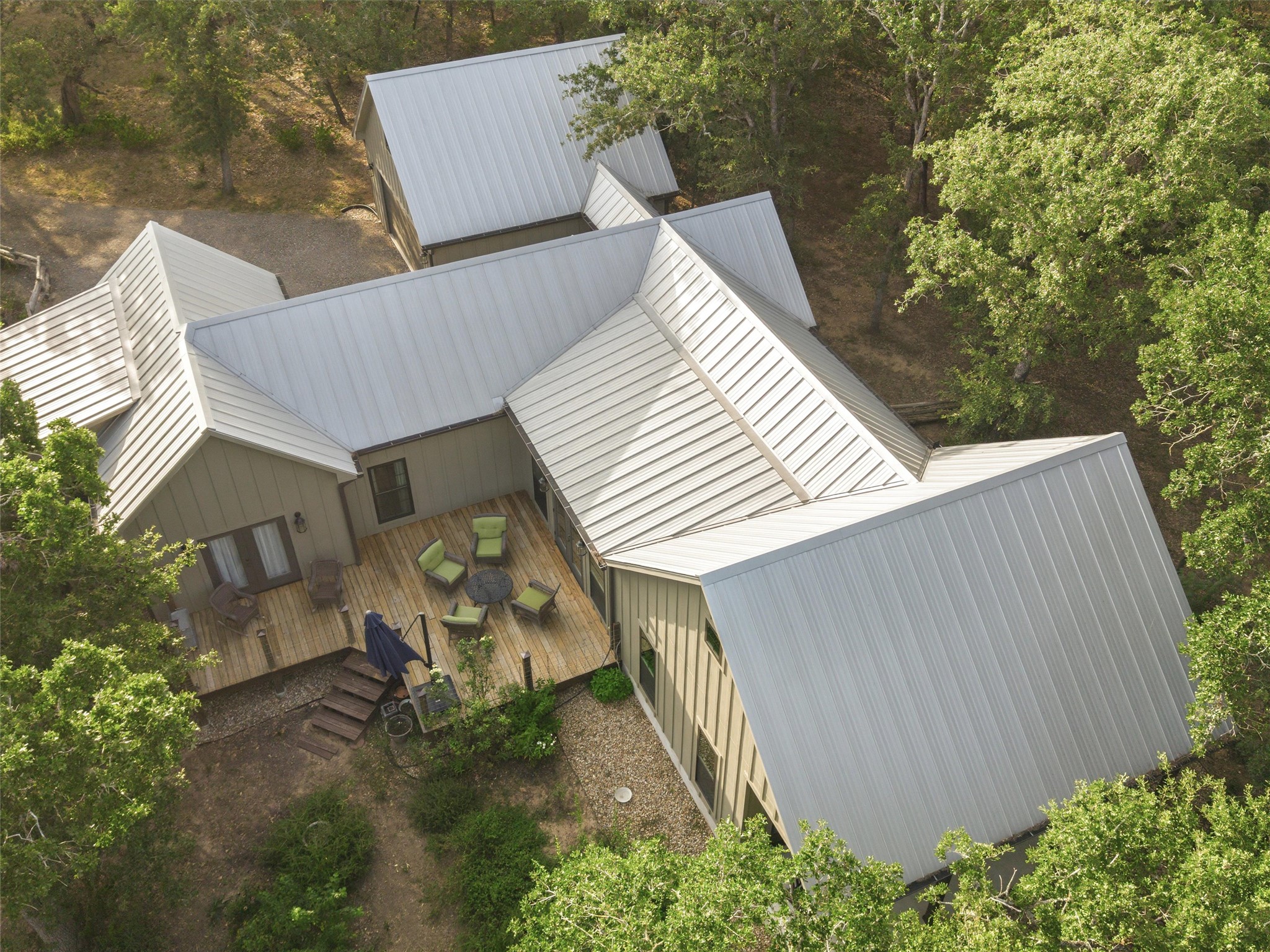 main property photo 25