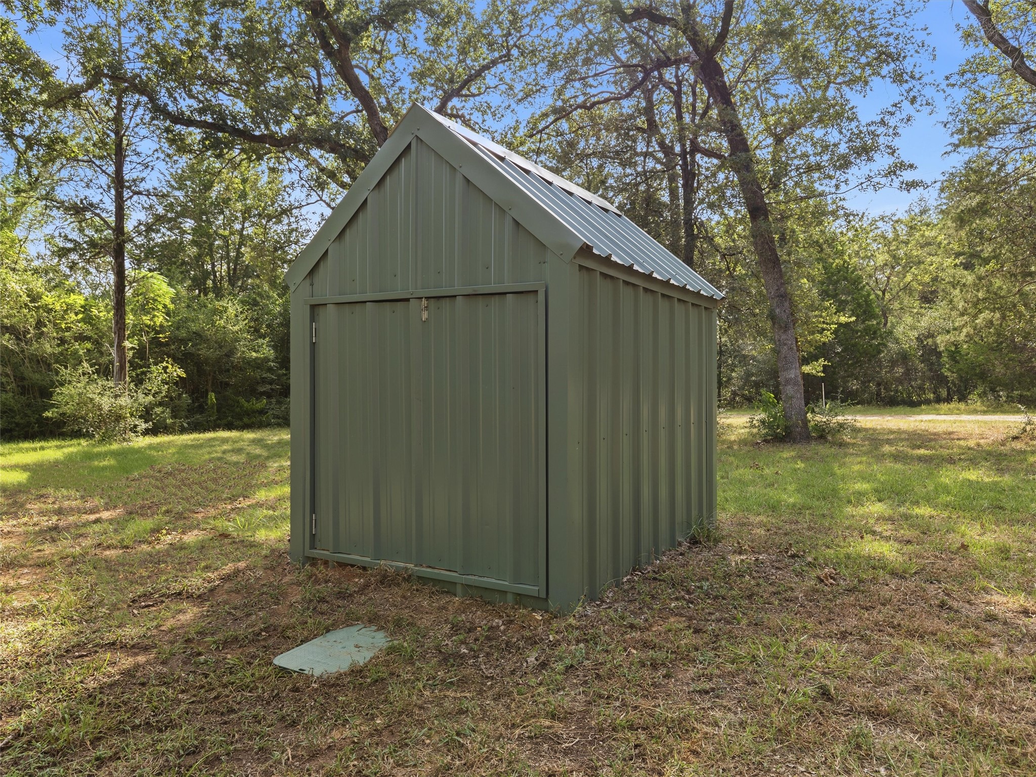 main property photo 30