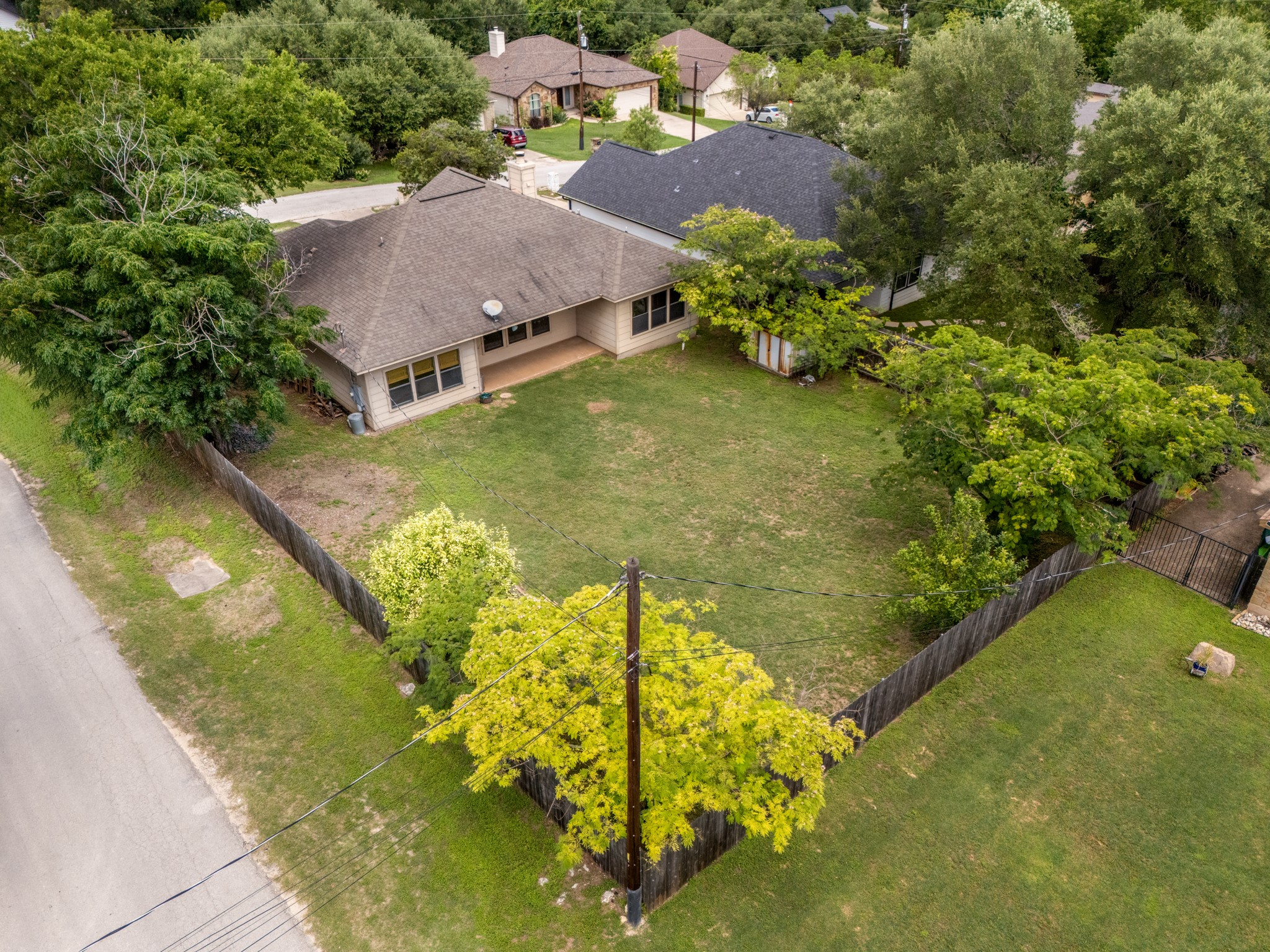 main property photo 30