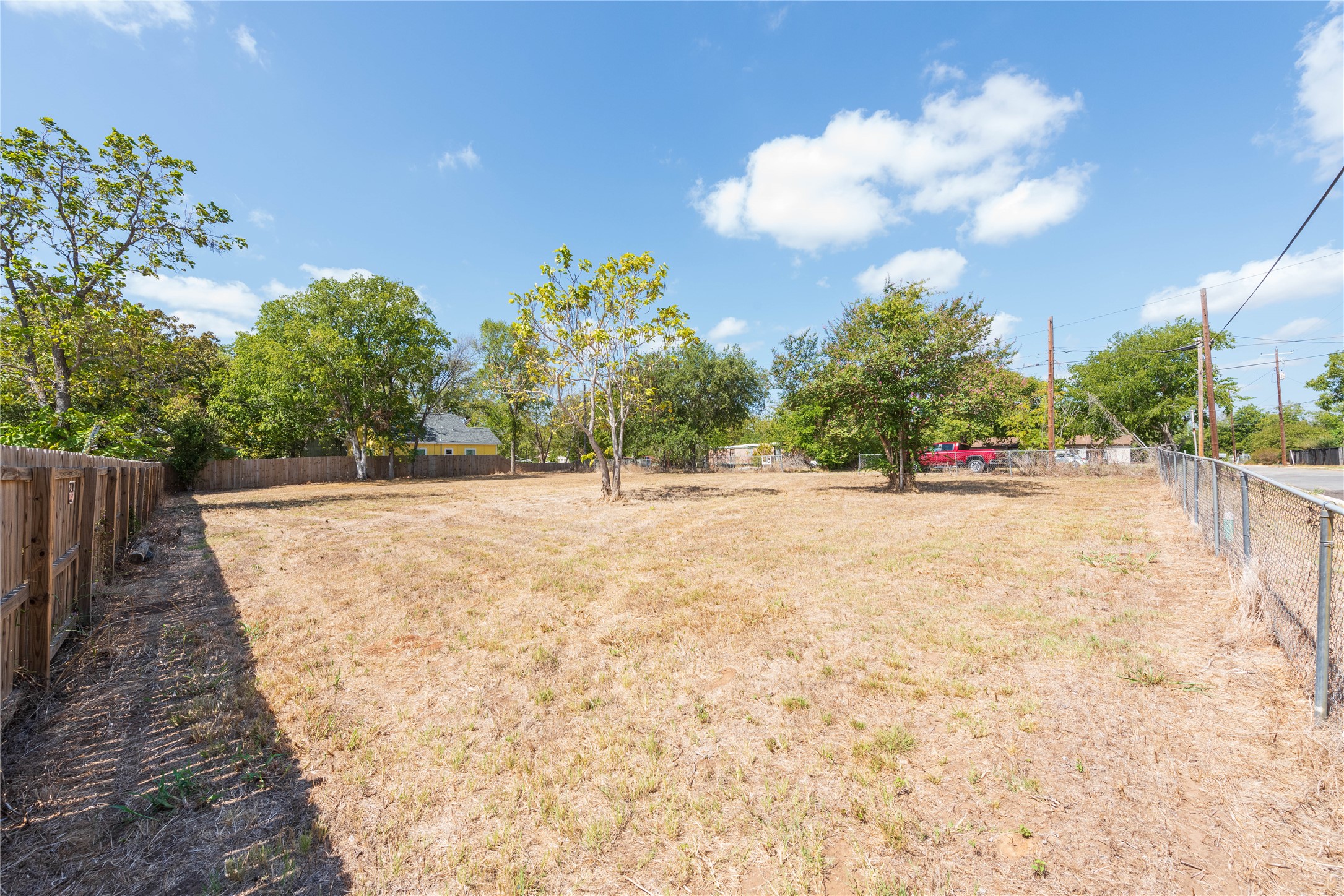 main property photo 11