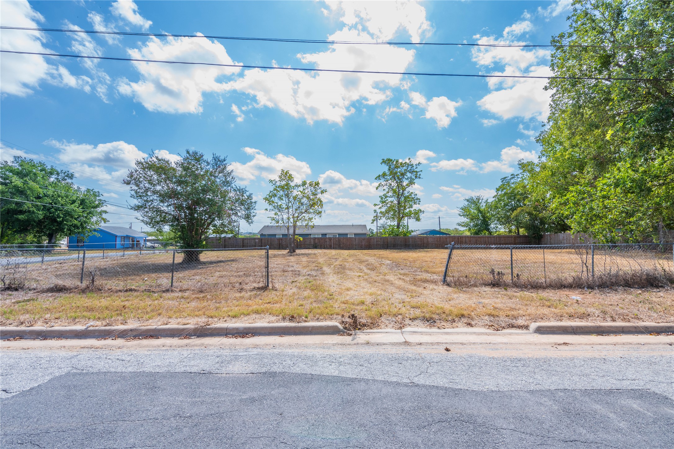 main property photo 14