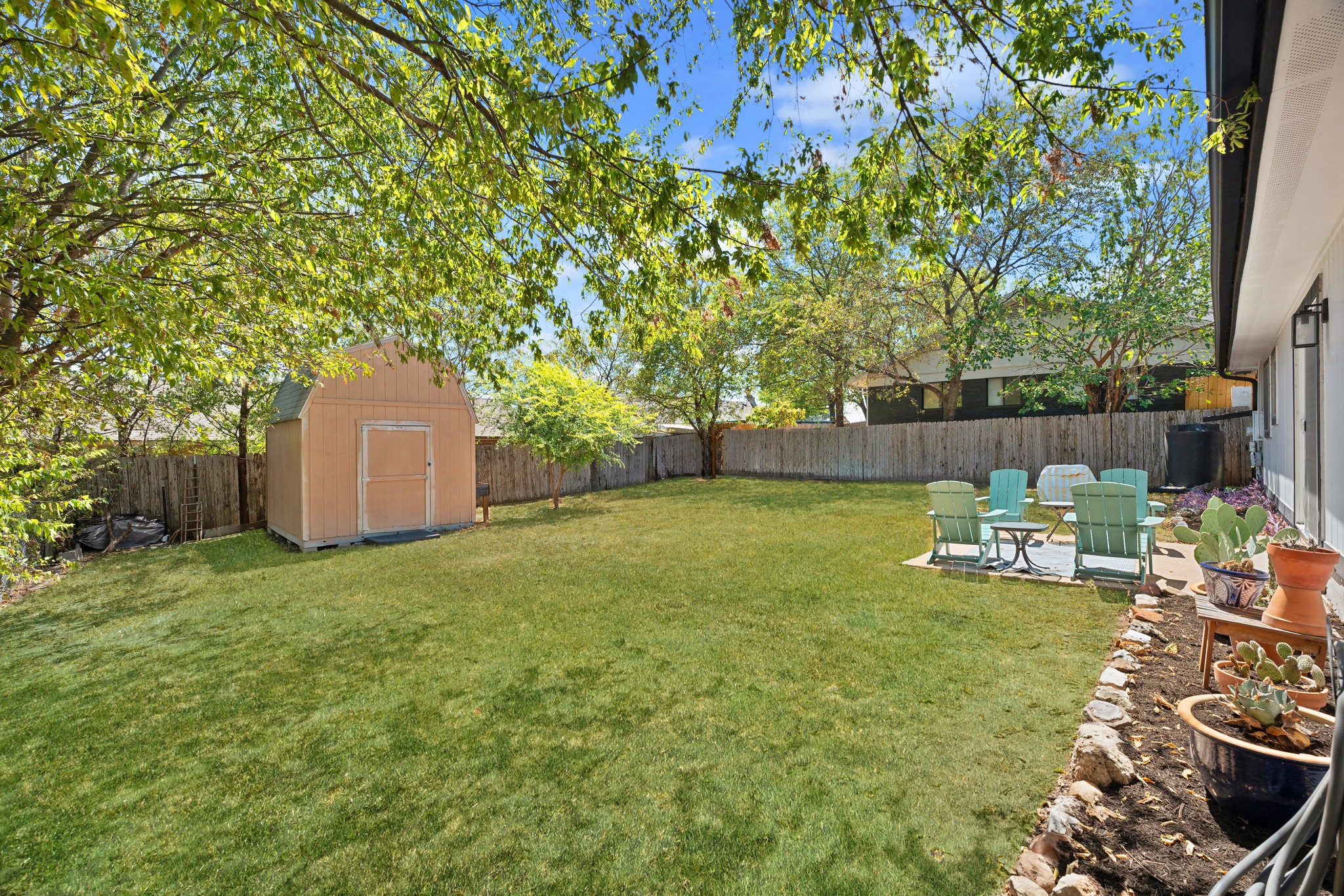 main property photo 16