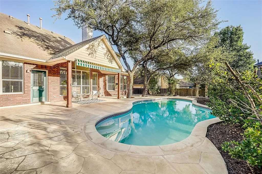 main property photo 4