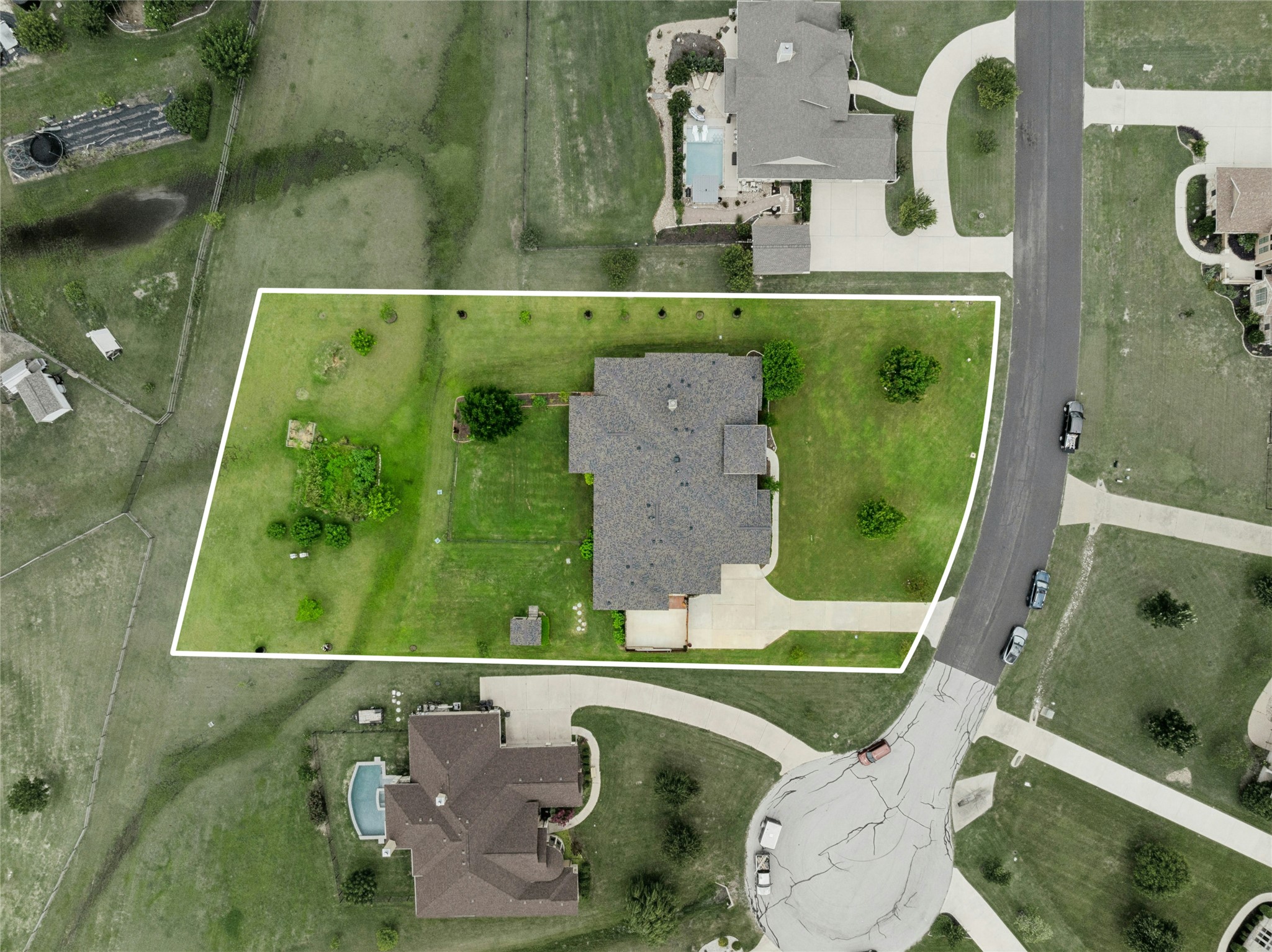 main property photo 3