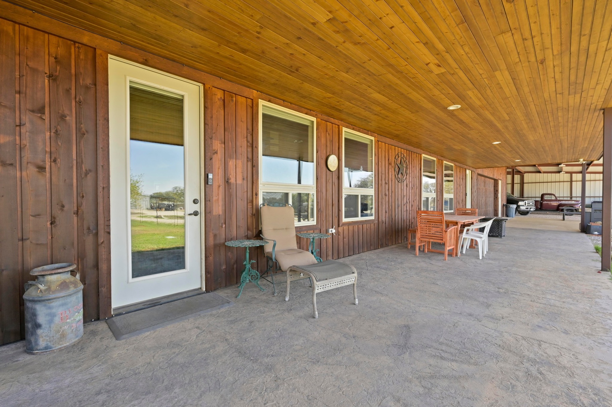 main property photo 29