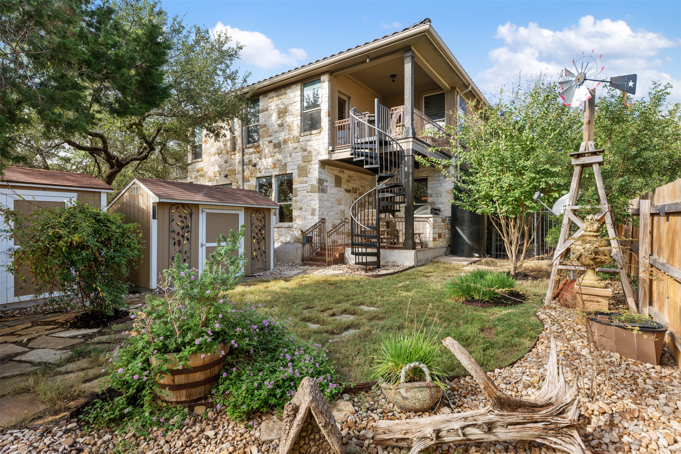 main property photo 33