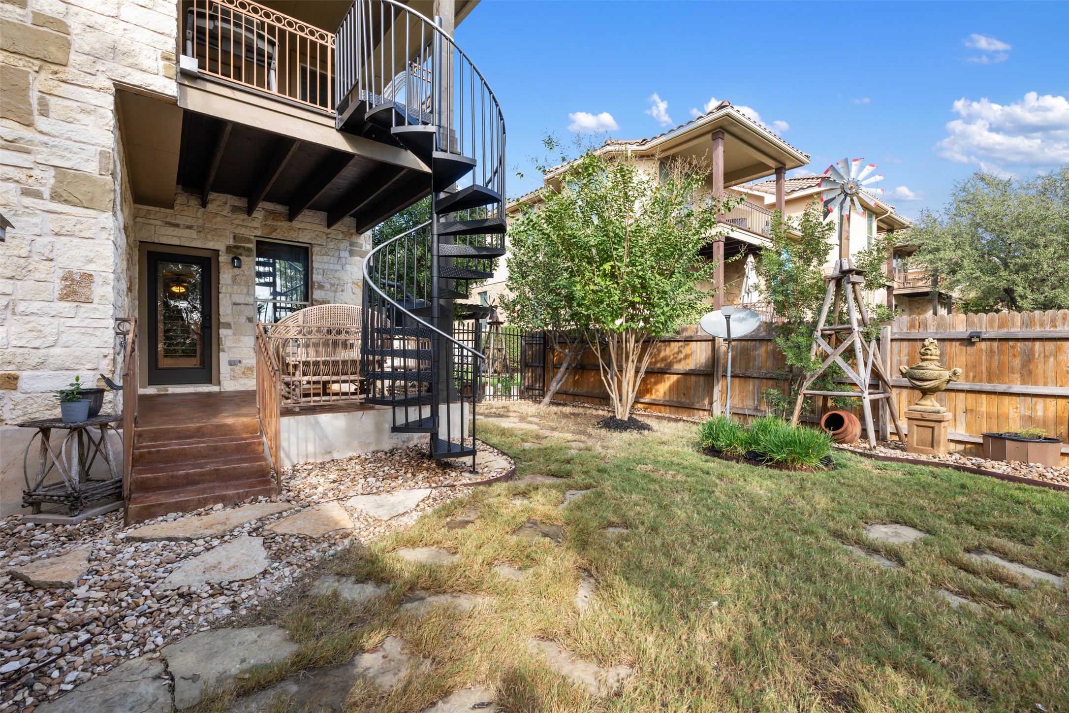 main property photo 36