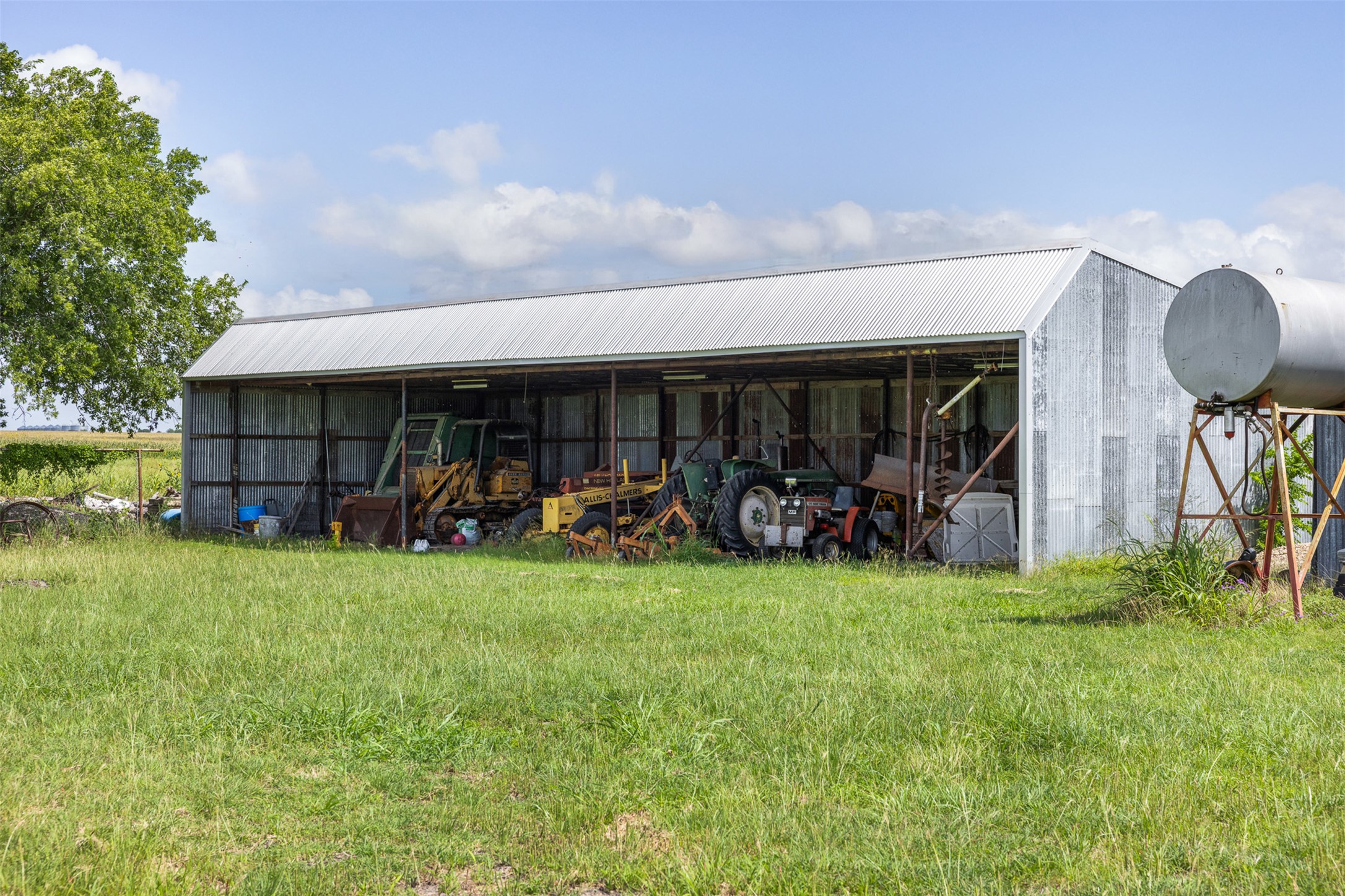 main property photo 14