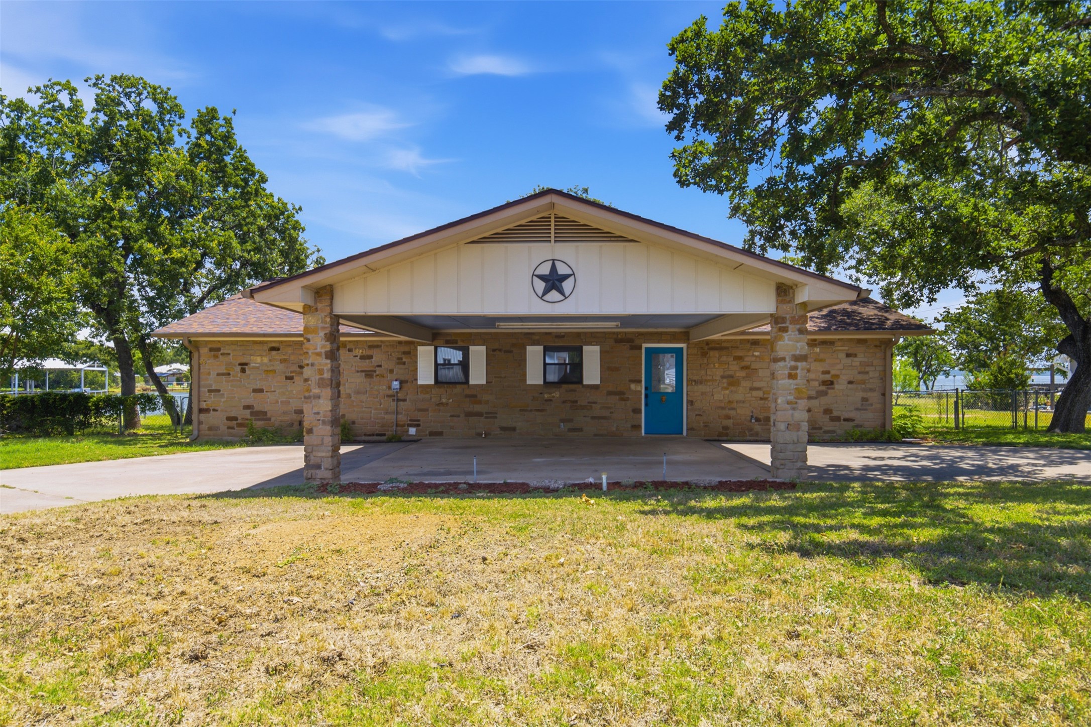 main property photo 33