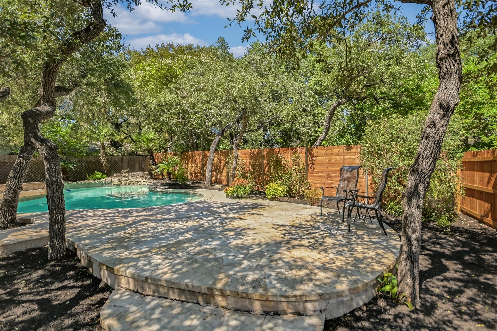 main property photo 27