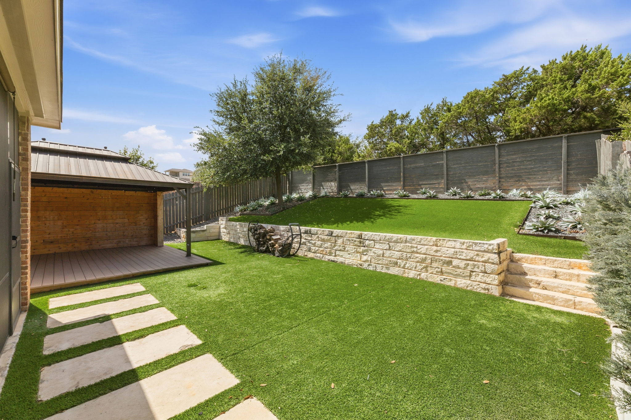 main property photo 32