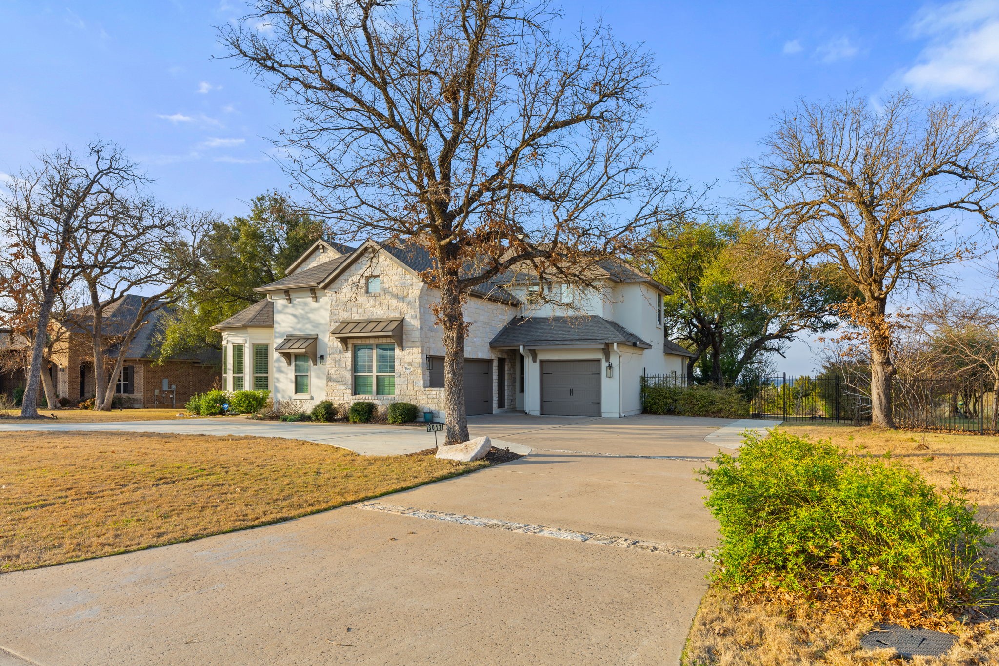 main property photo 2