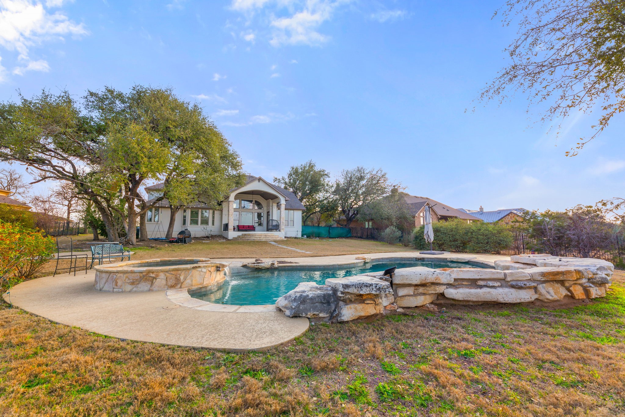 main property photo 36