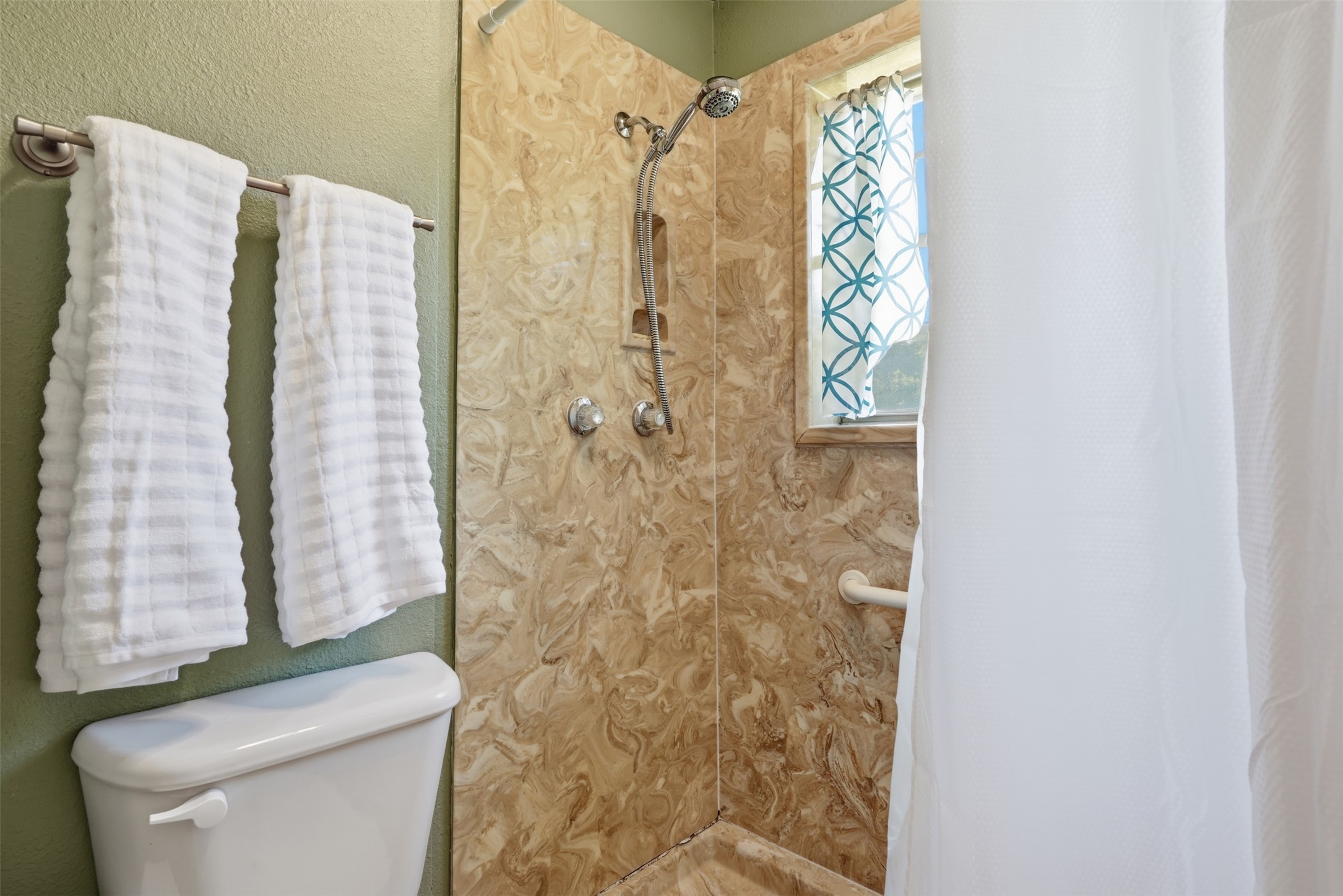 main property photo 16