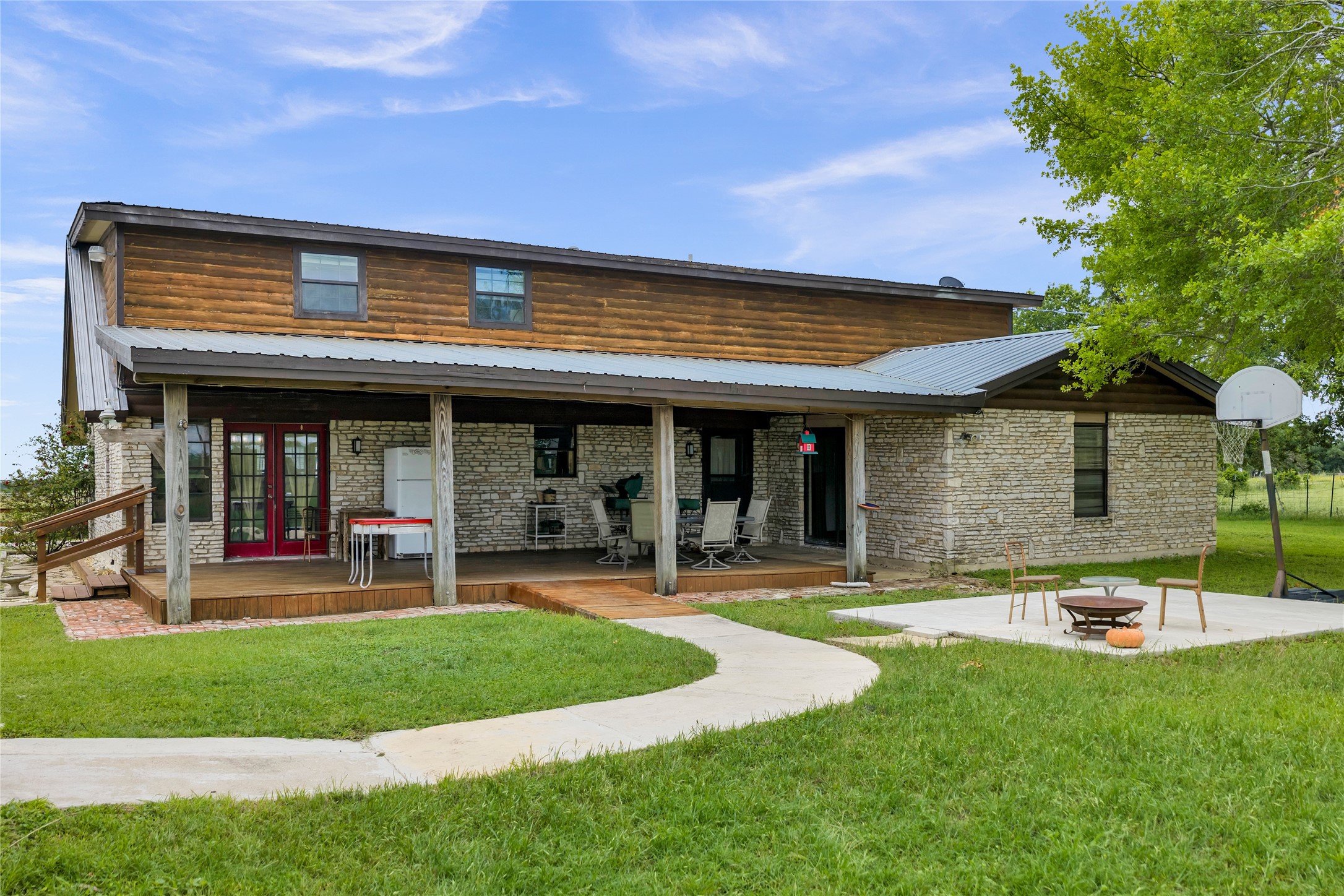main property photo 28