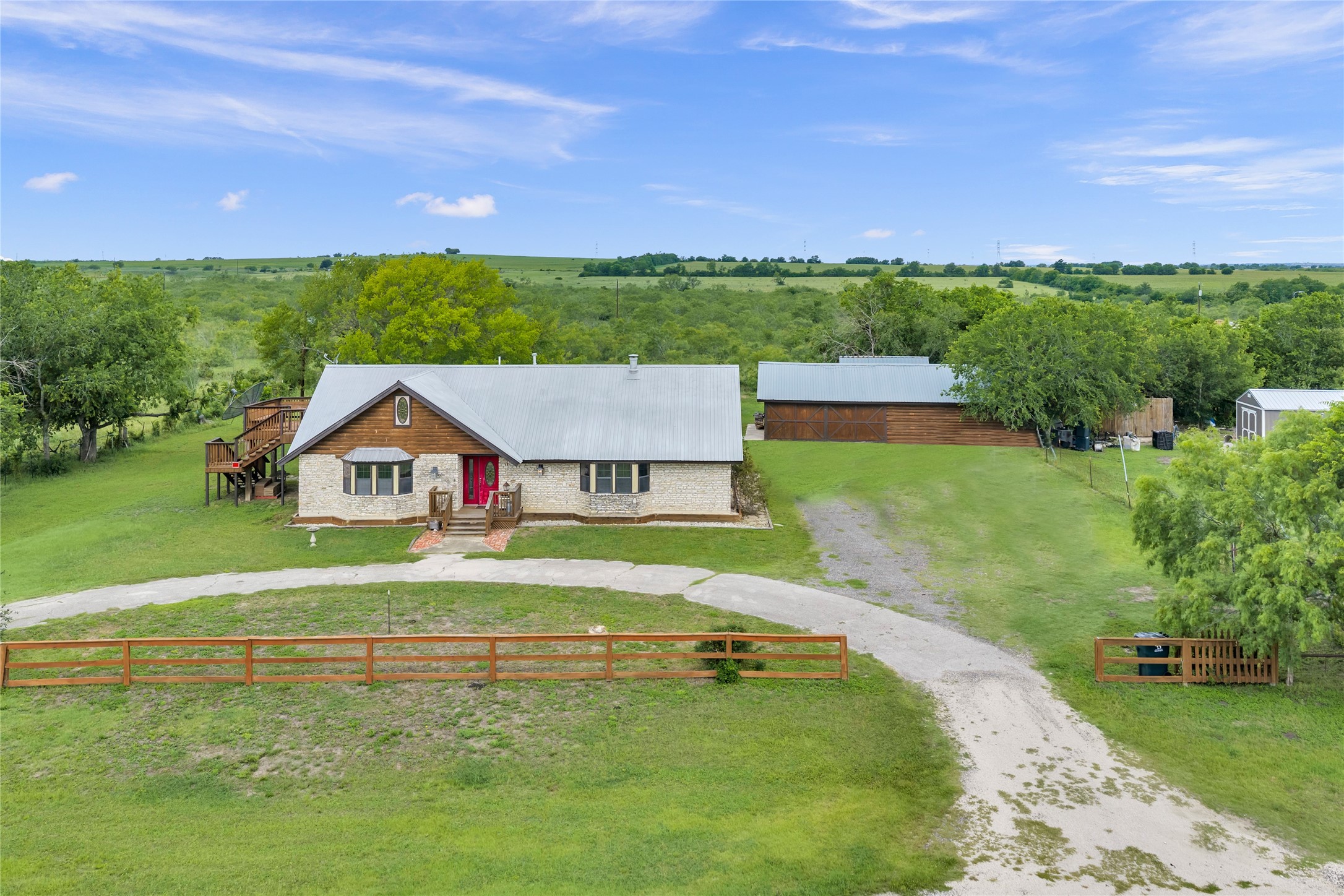 main property photo 3
