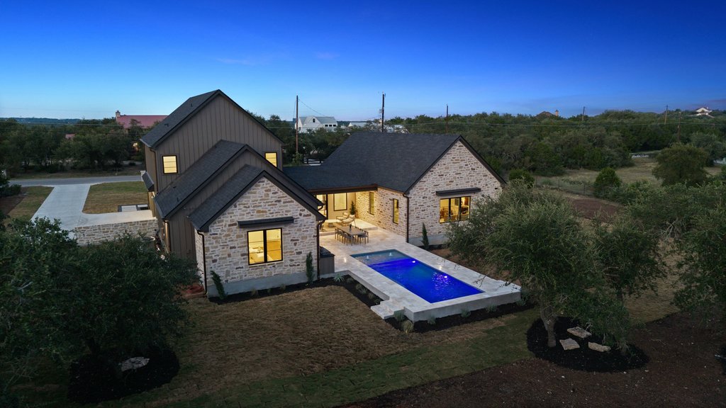 main property photo 37