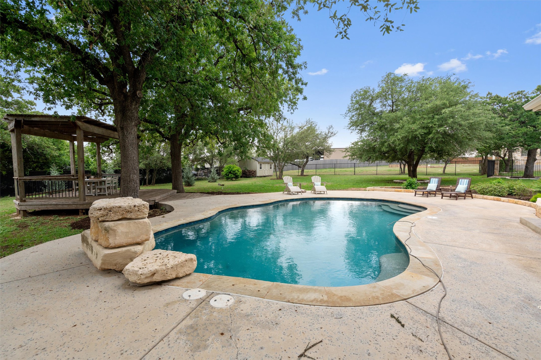 main property photo 32