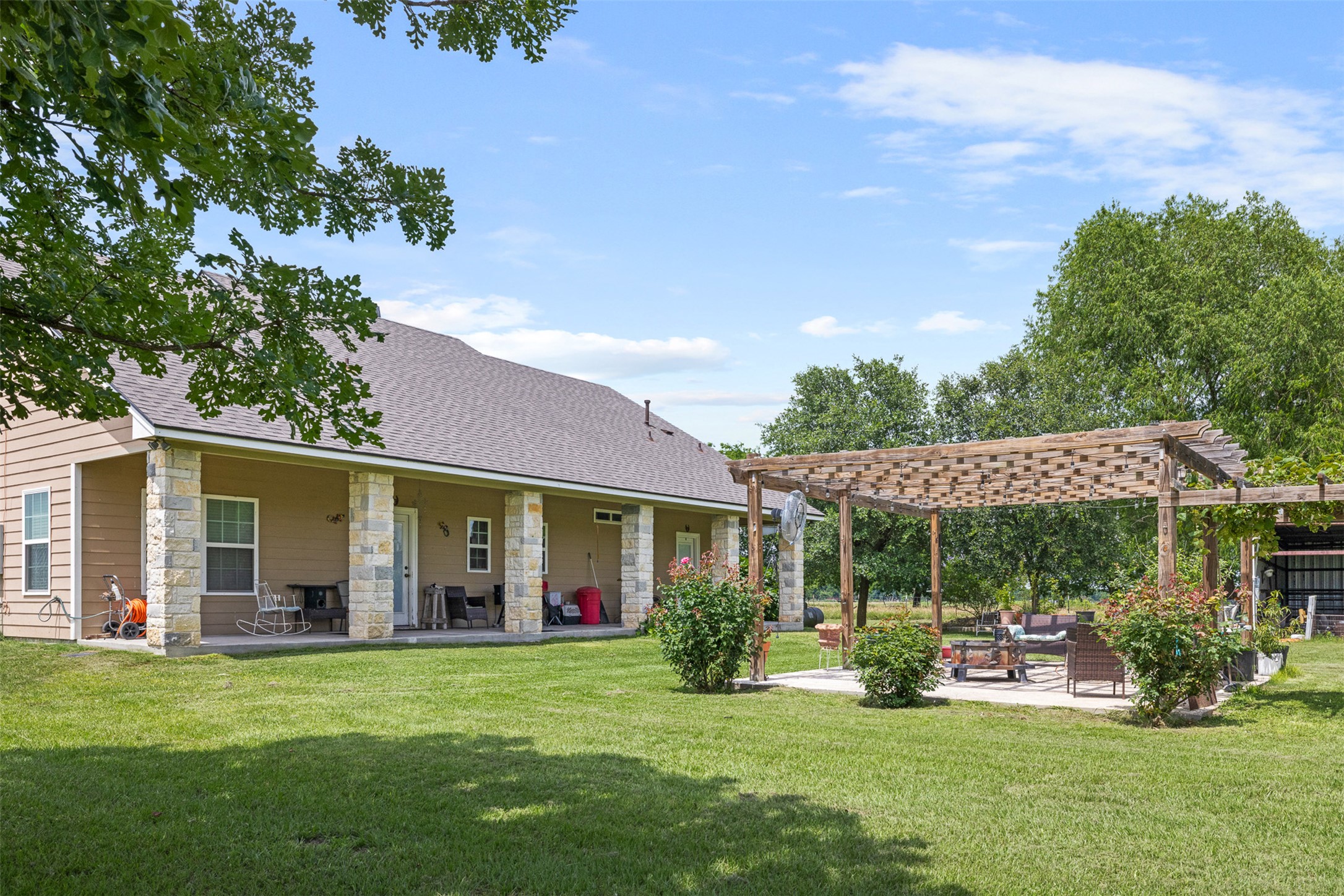 main property photo 15