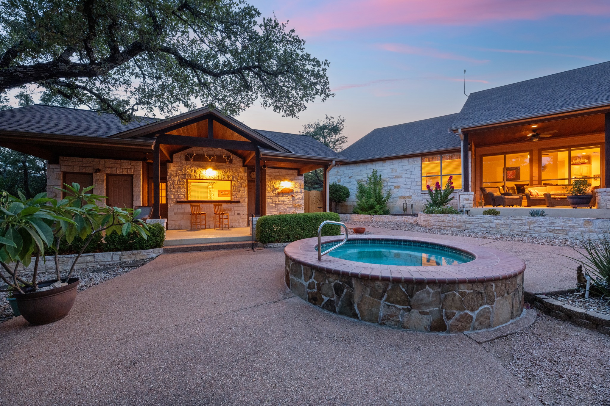 main property photo 29