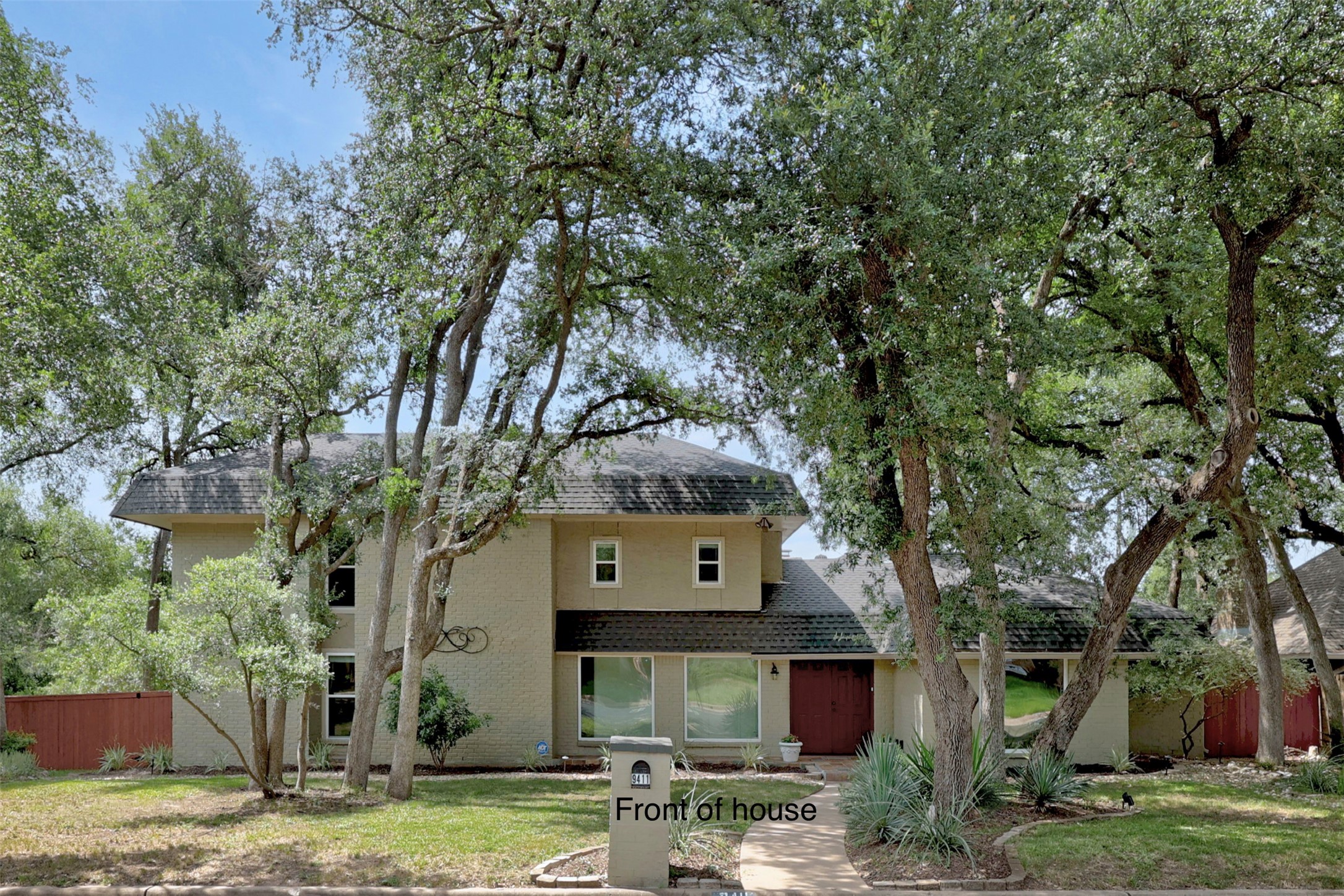 main property photo 9