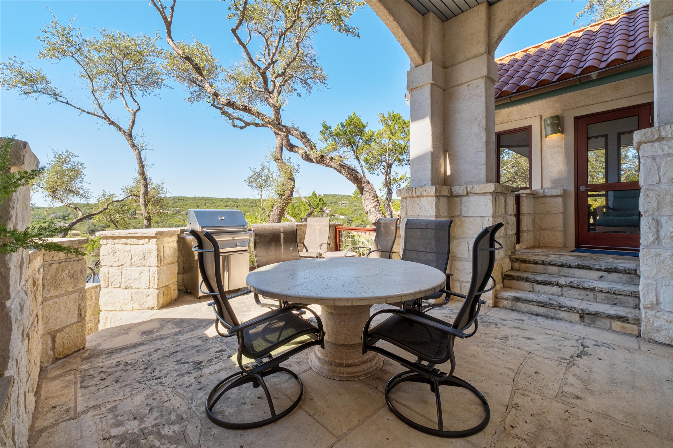 main property photo 30