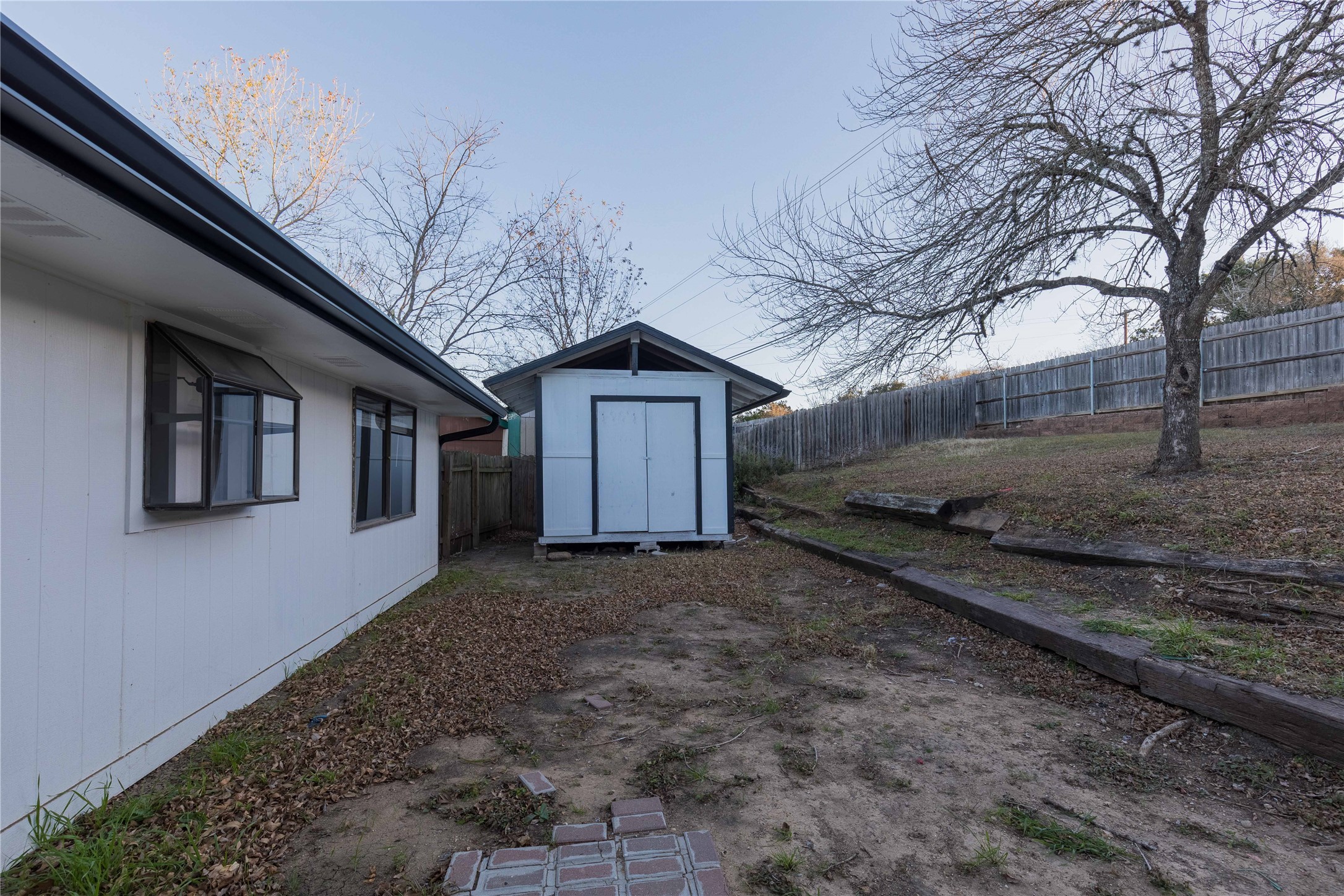 main property photo 33