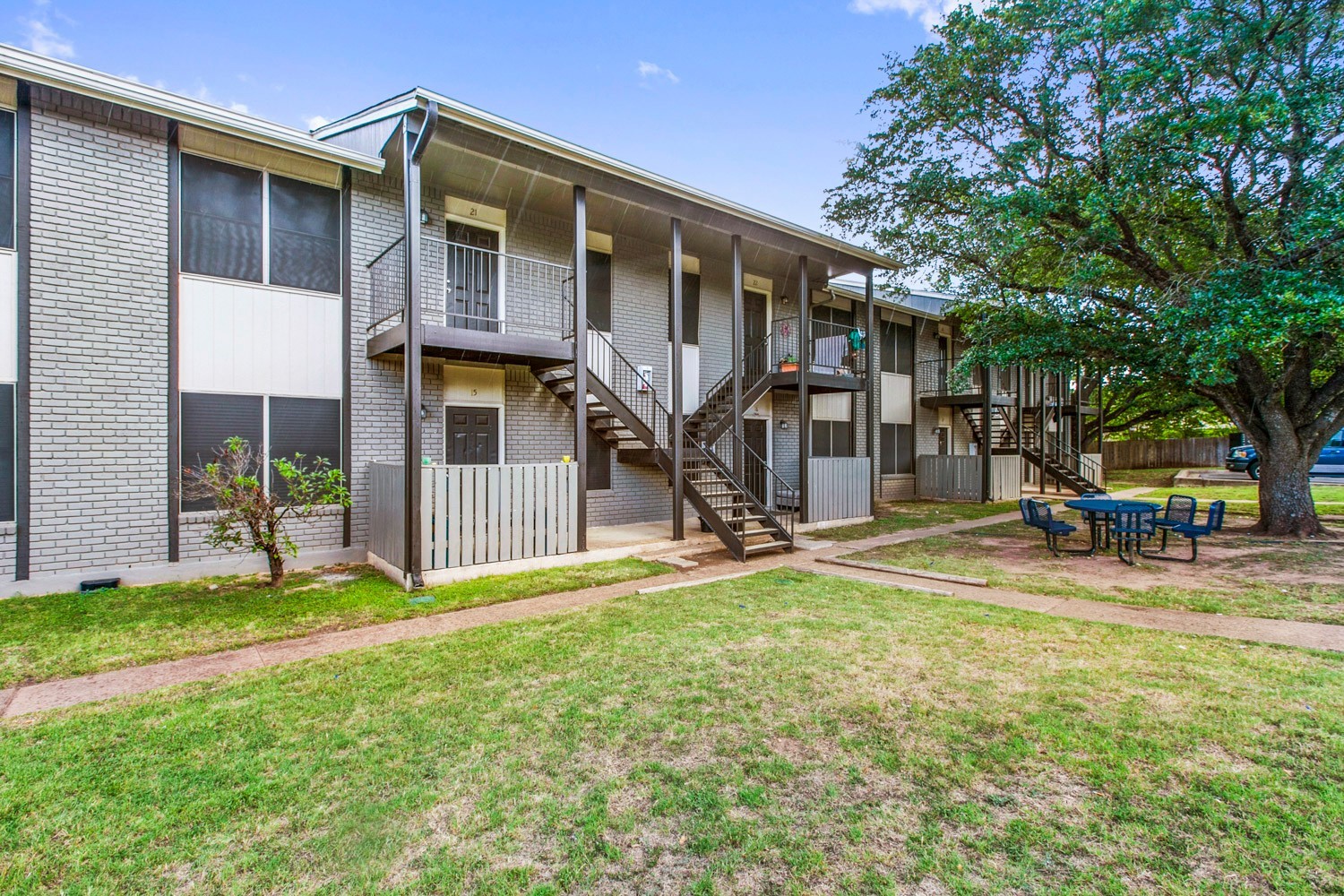 main property photo 15