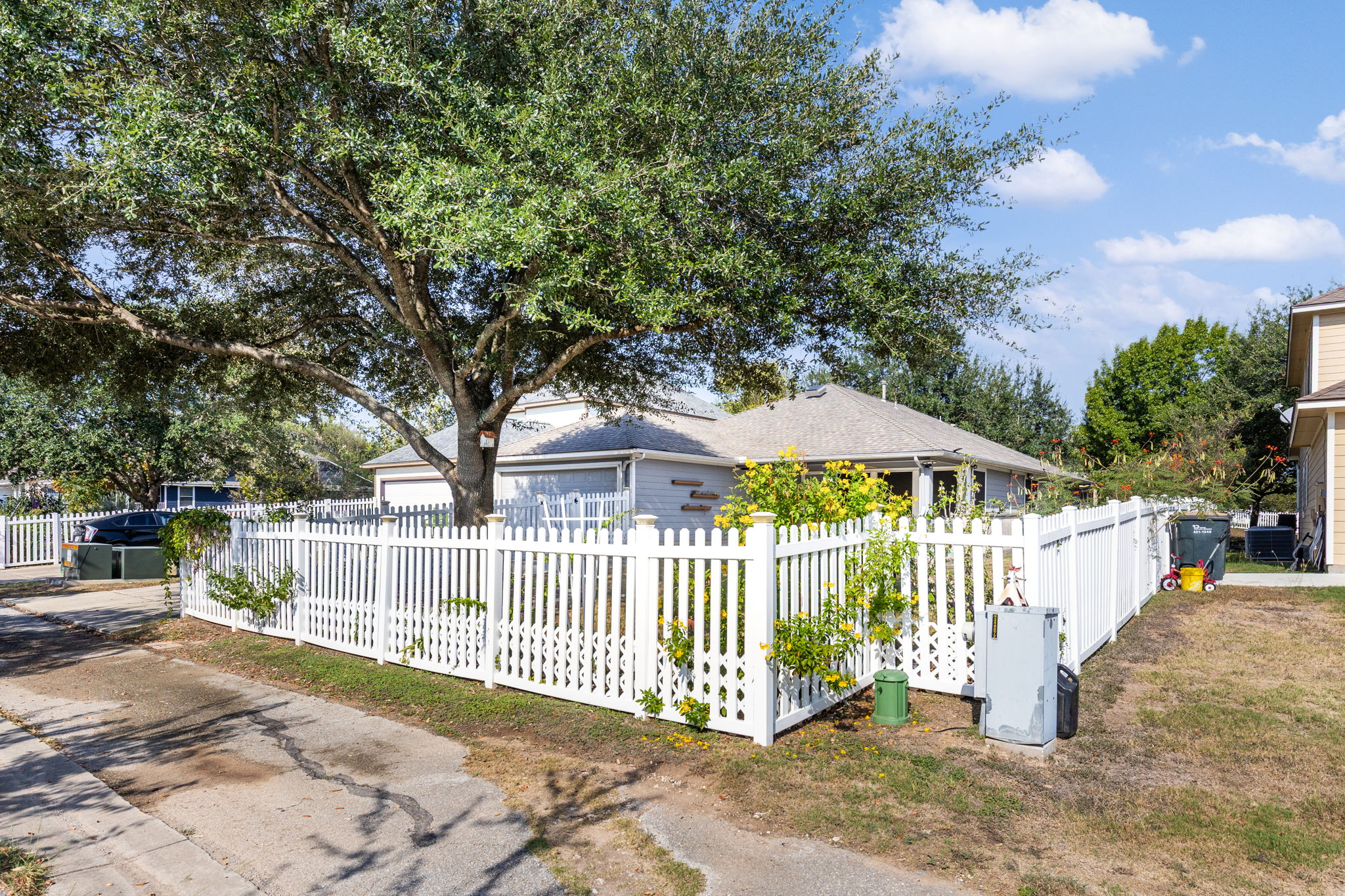 main property photo 34