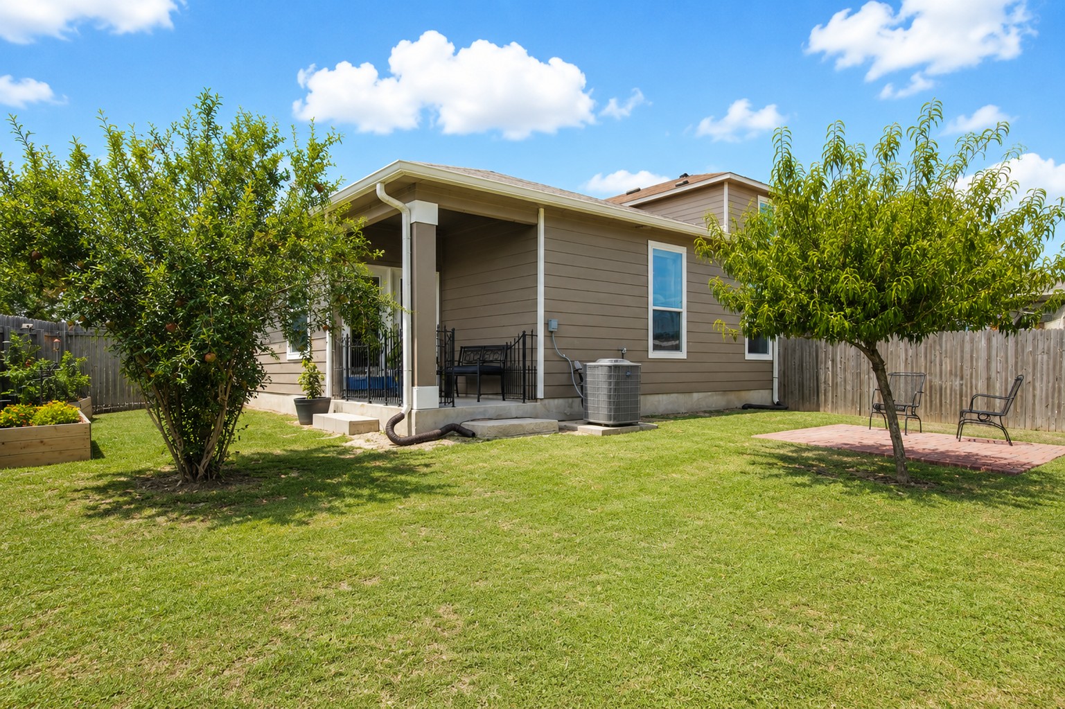 main property photo 19
