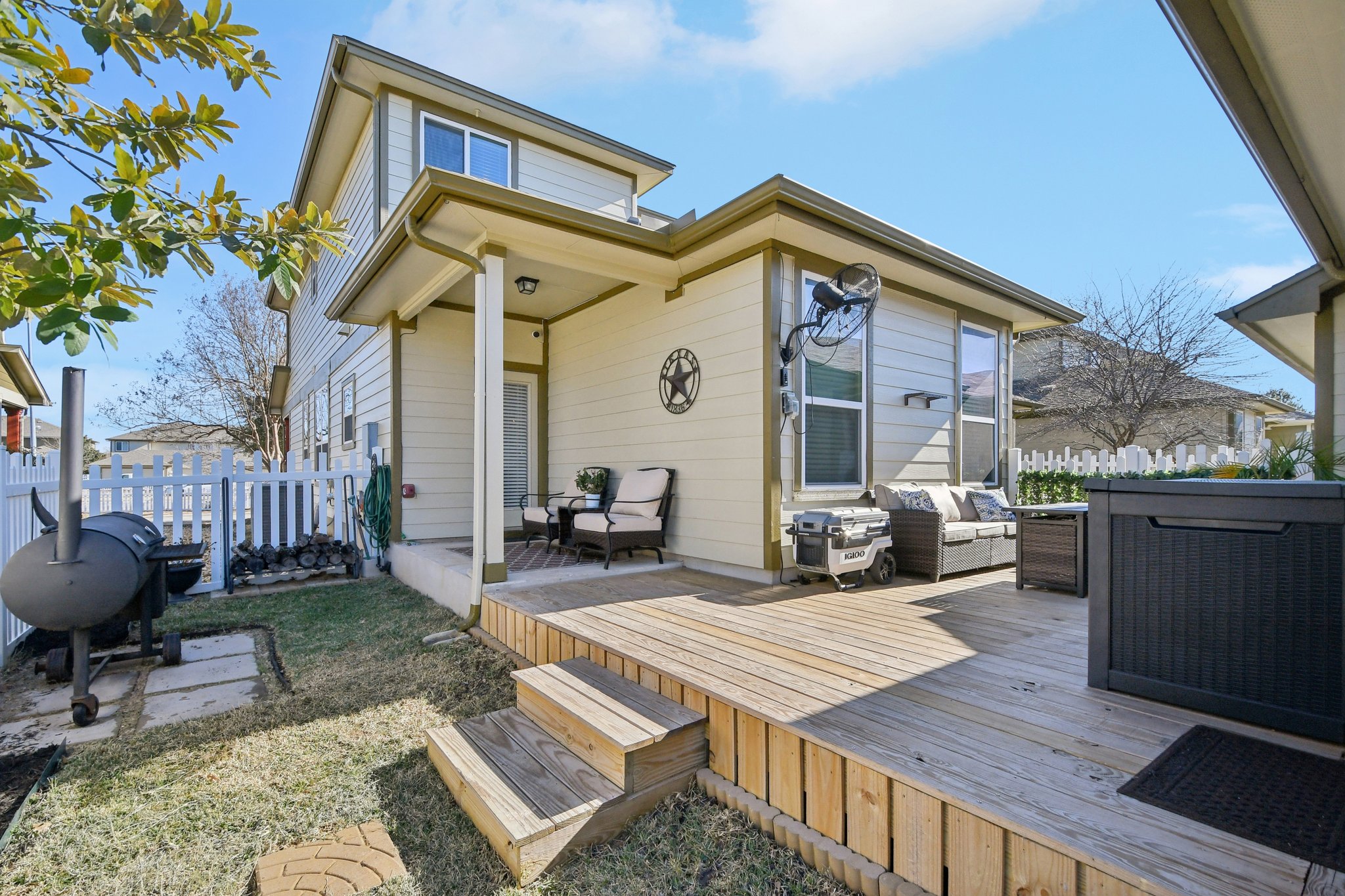 main property photo 27
