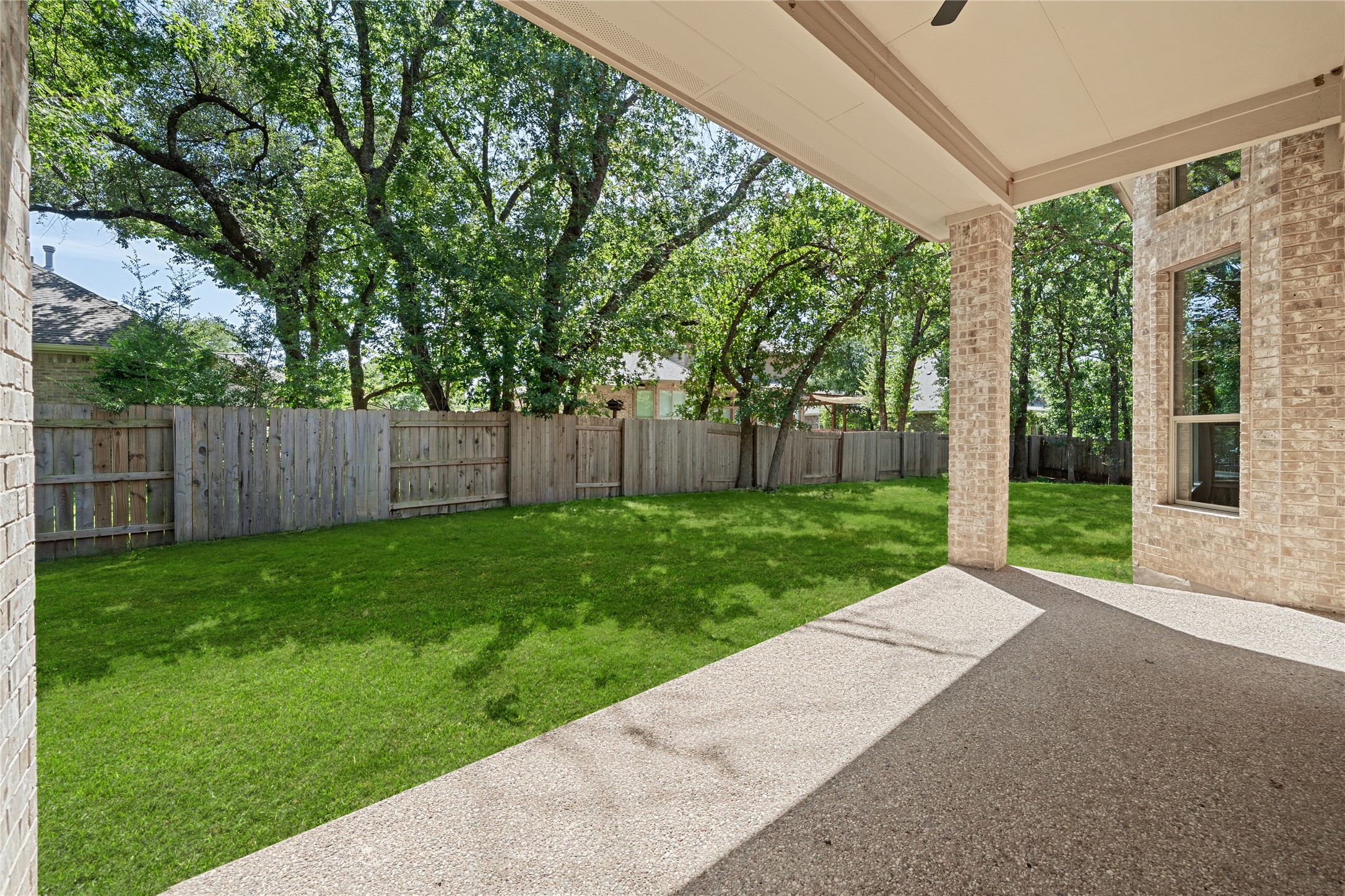 main property photo 23