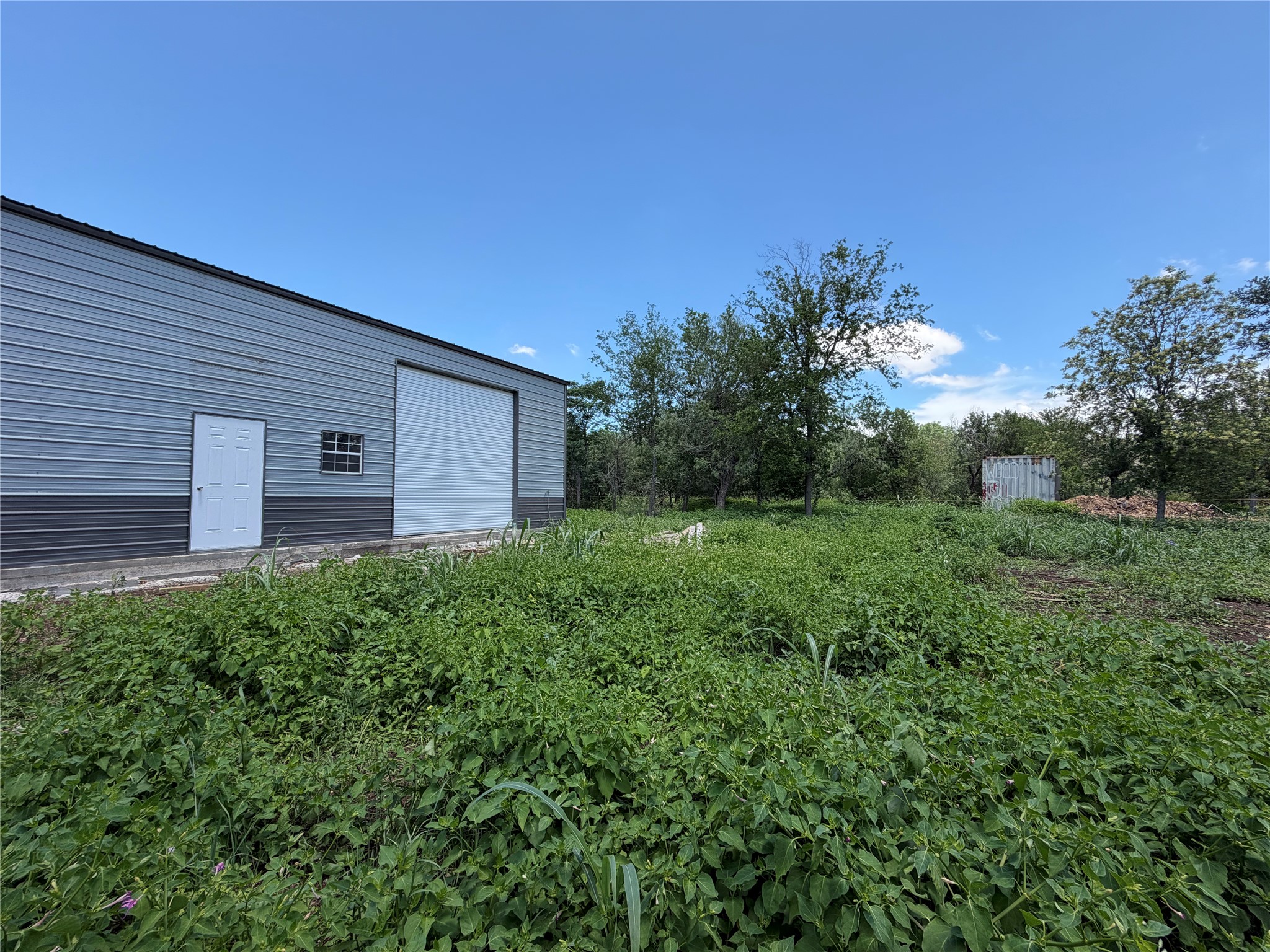 main property photo 9