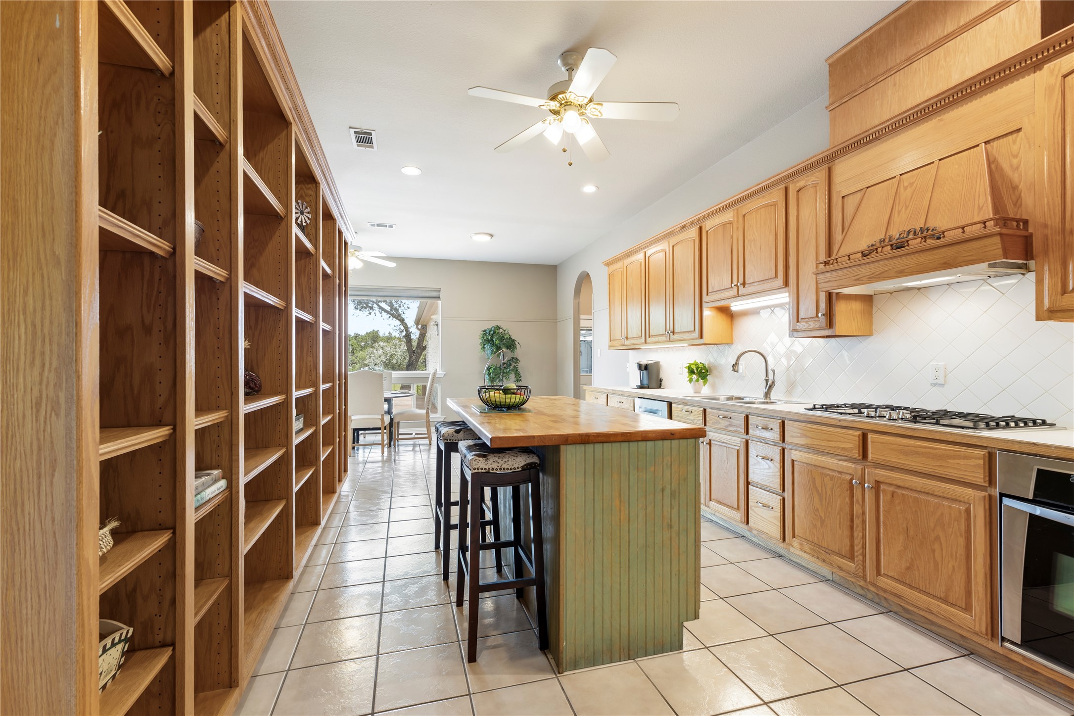 main property photo 11