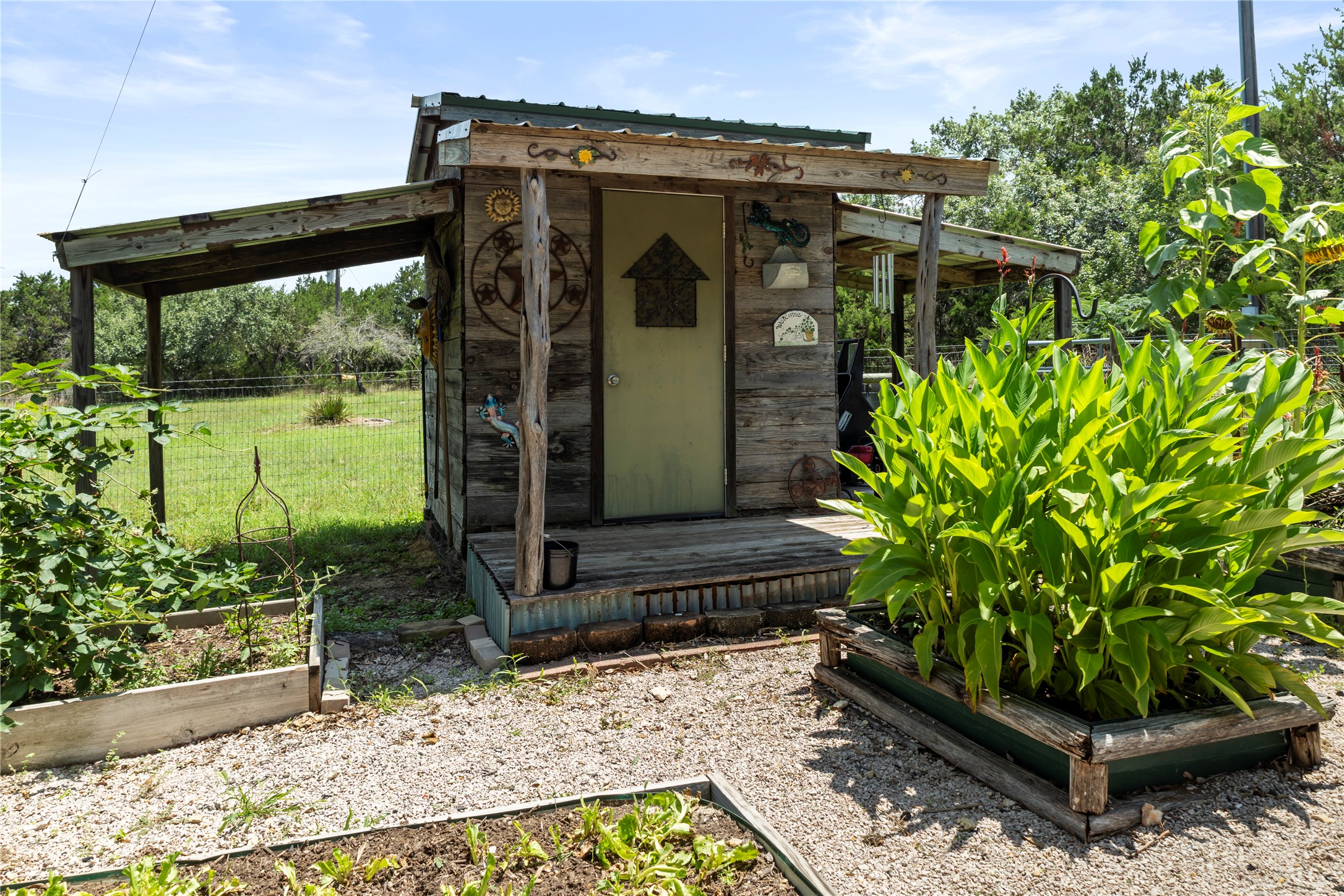 main property photo 39