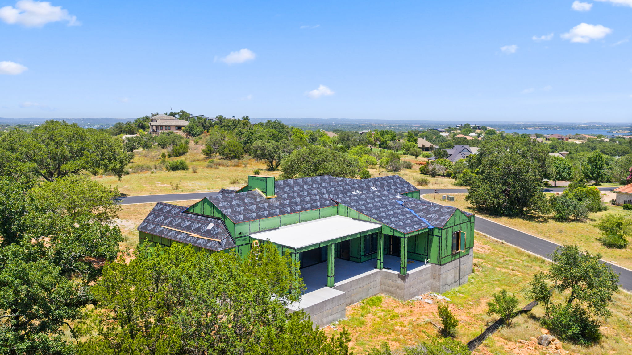 main property photo 30