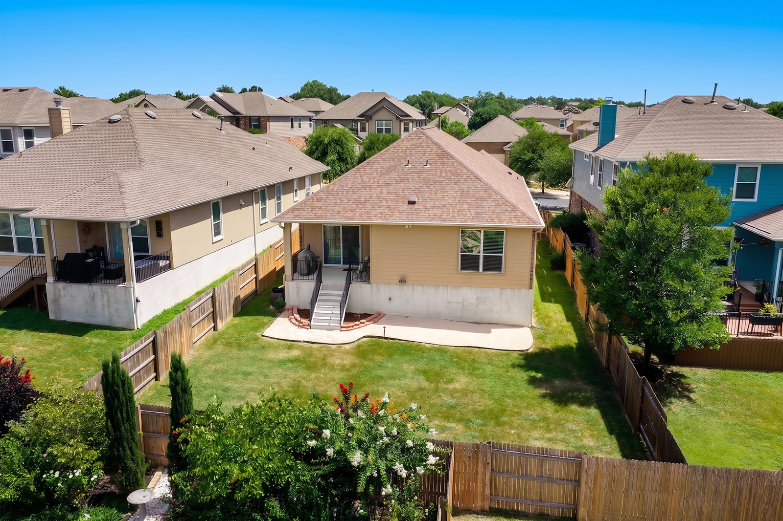 main property photo 19